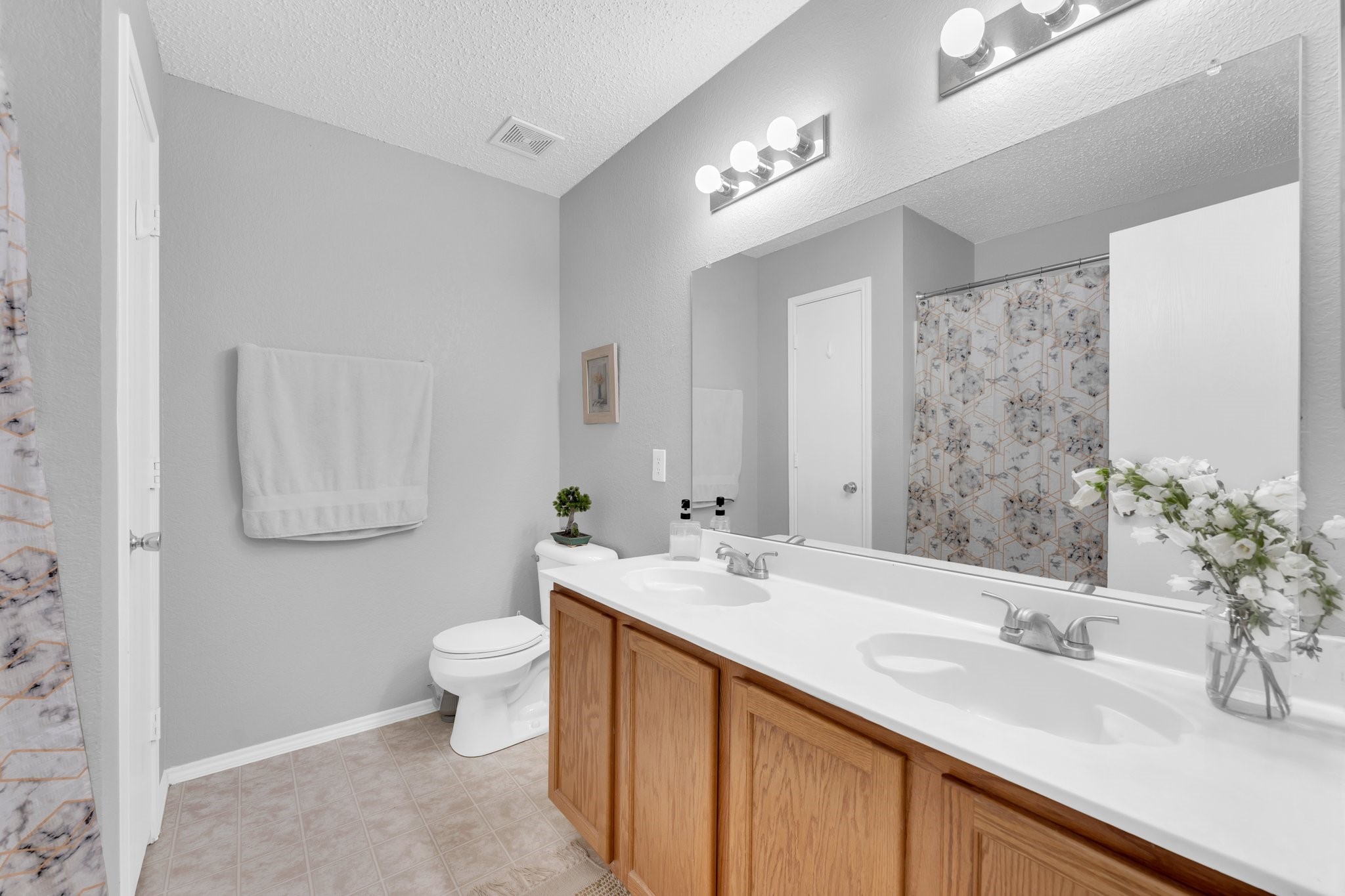 5709 Rumford Trail