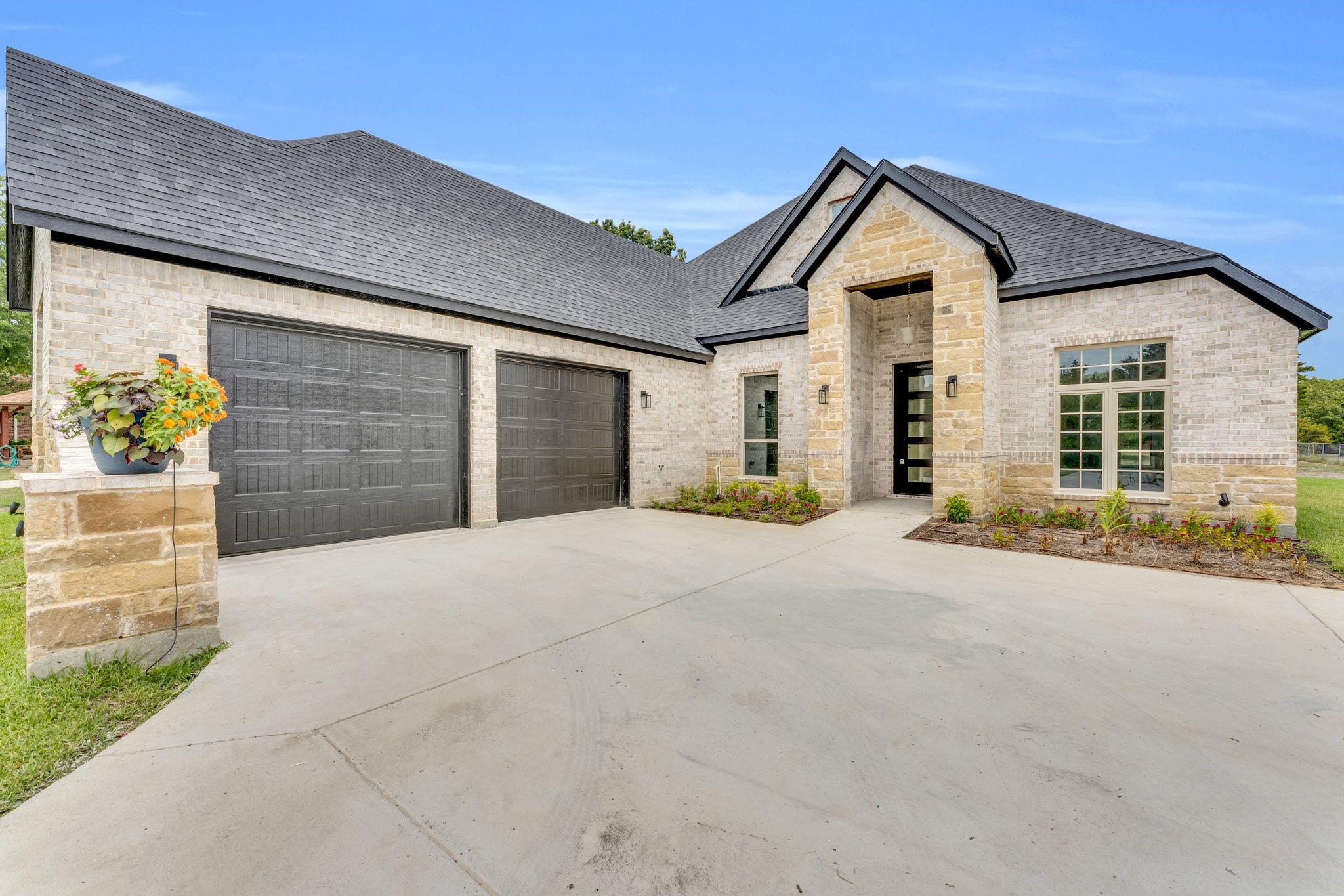 1125 Silver Creek Drive