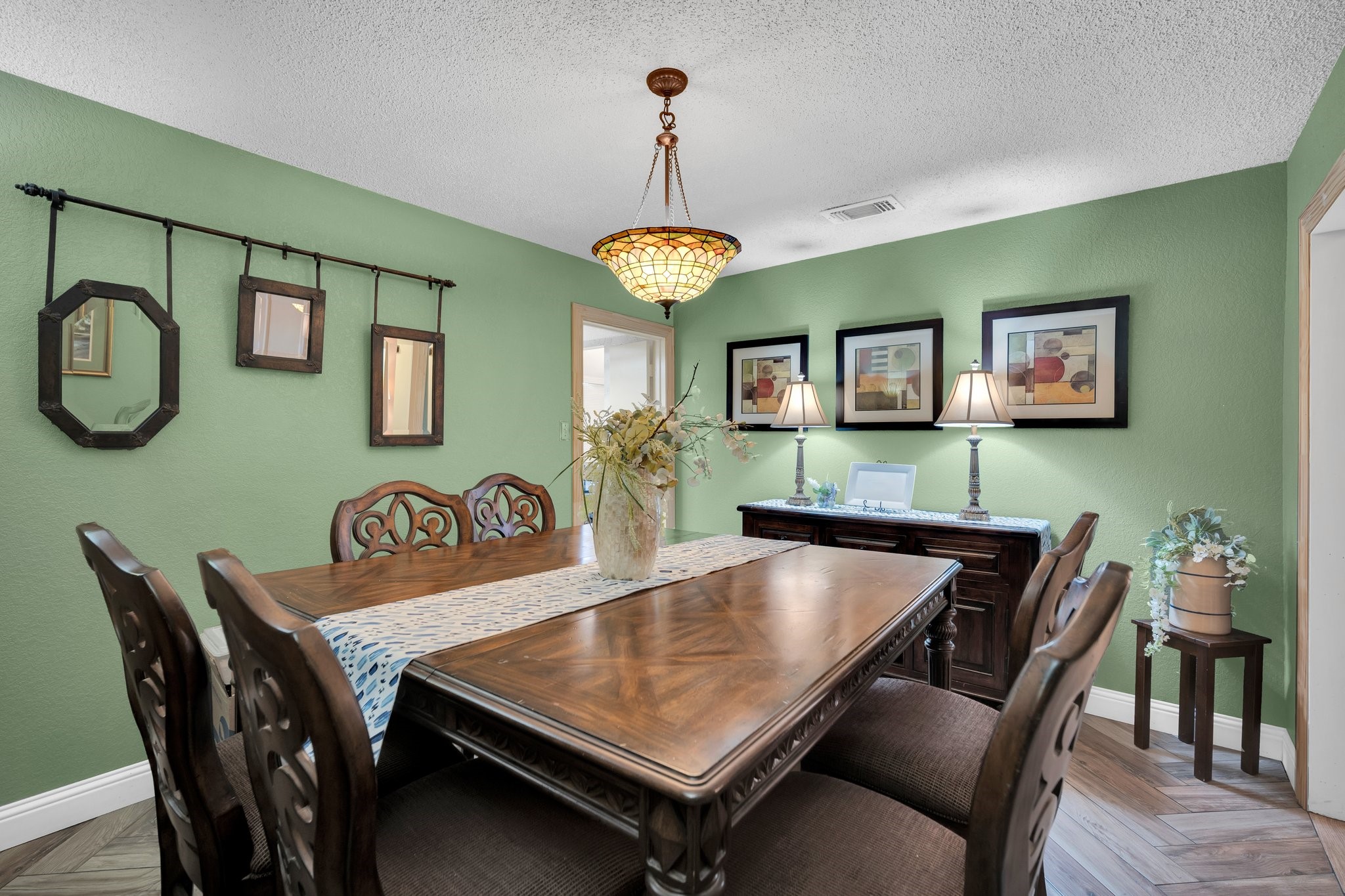 822 Fairlawn Drive