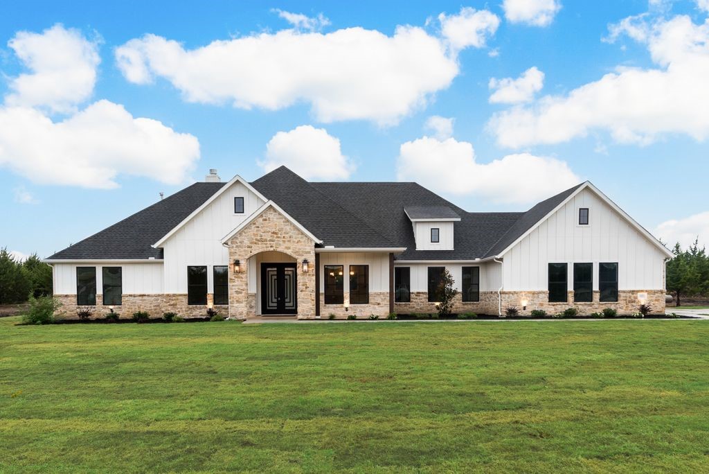 3051 Glen Oaks Drive