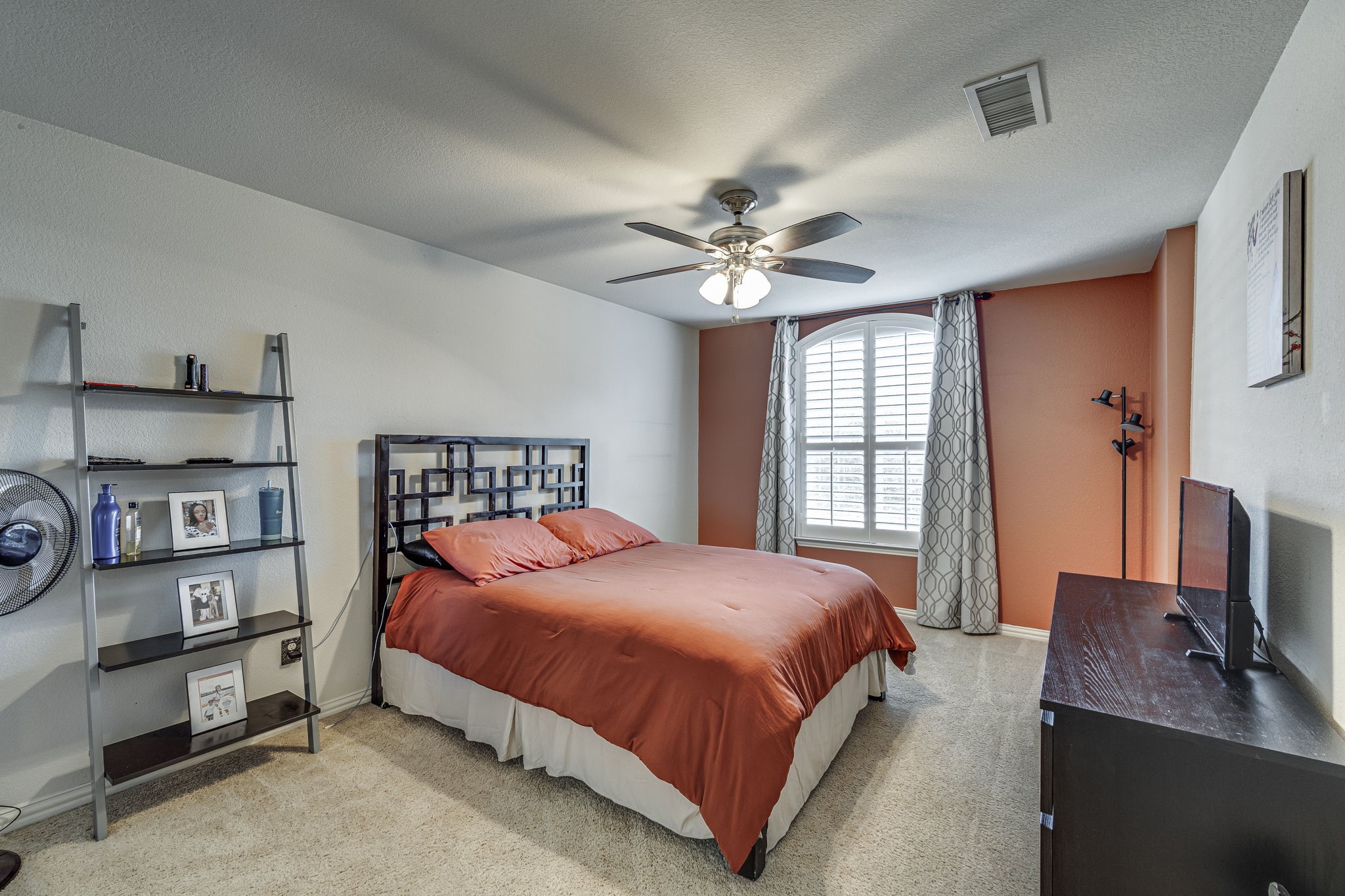 1131 Northlake Drive