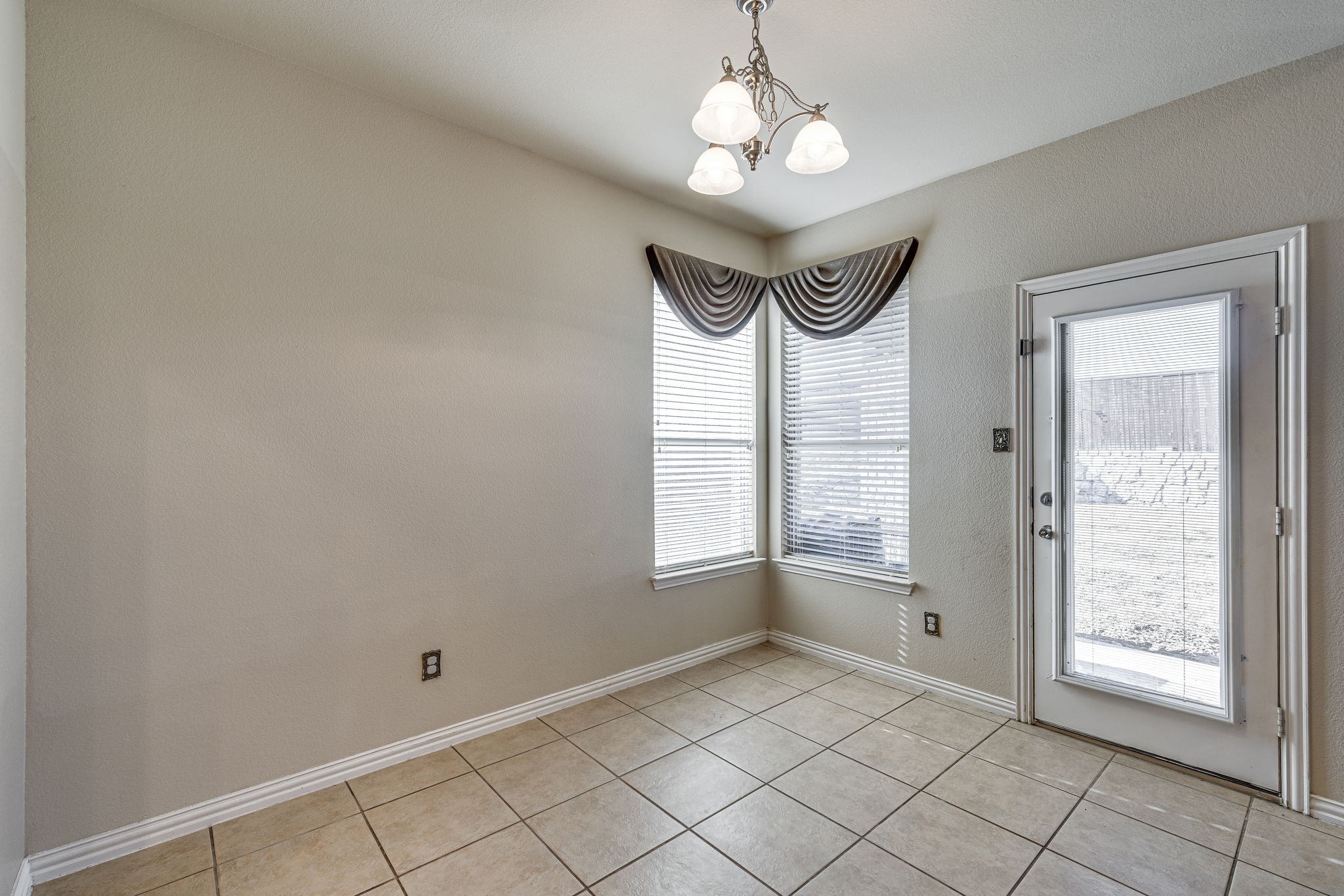 1131 Northlake Drive