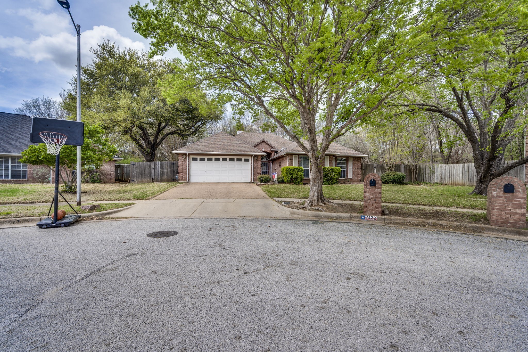 2422 Green Willow Court