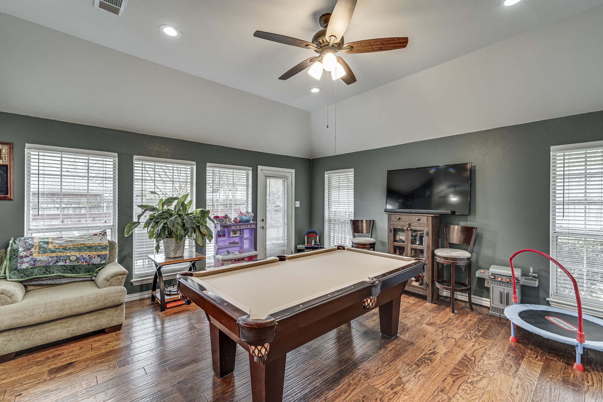 2422 Green Willow Court