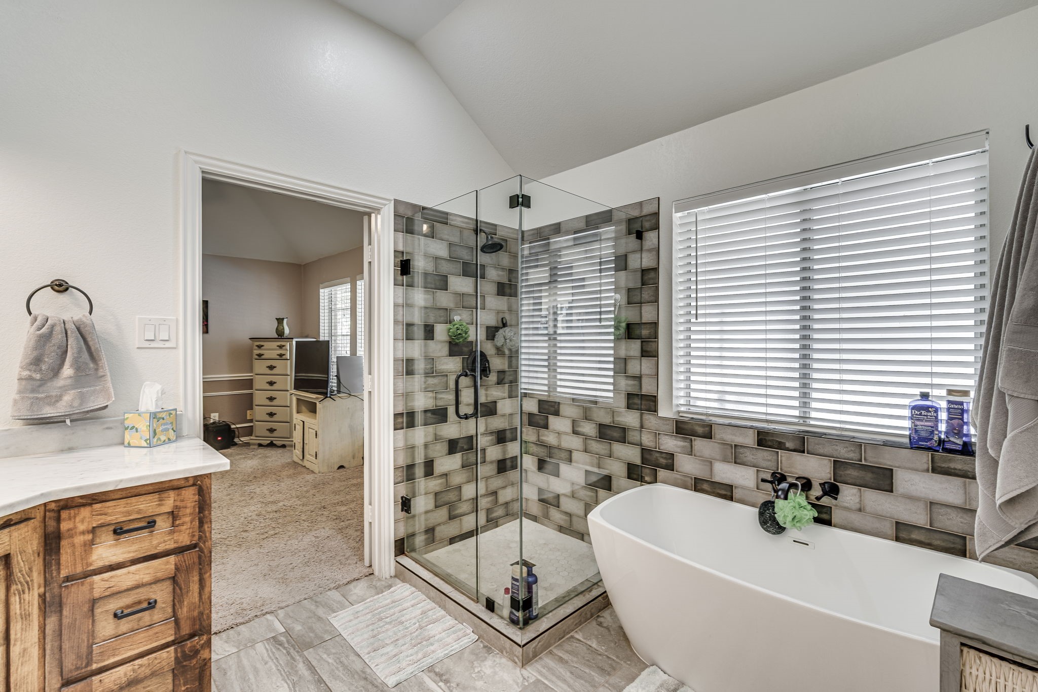 2422 Green Willow Court