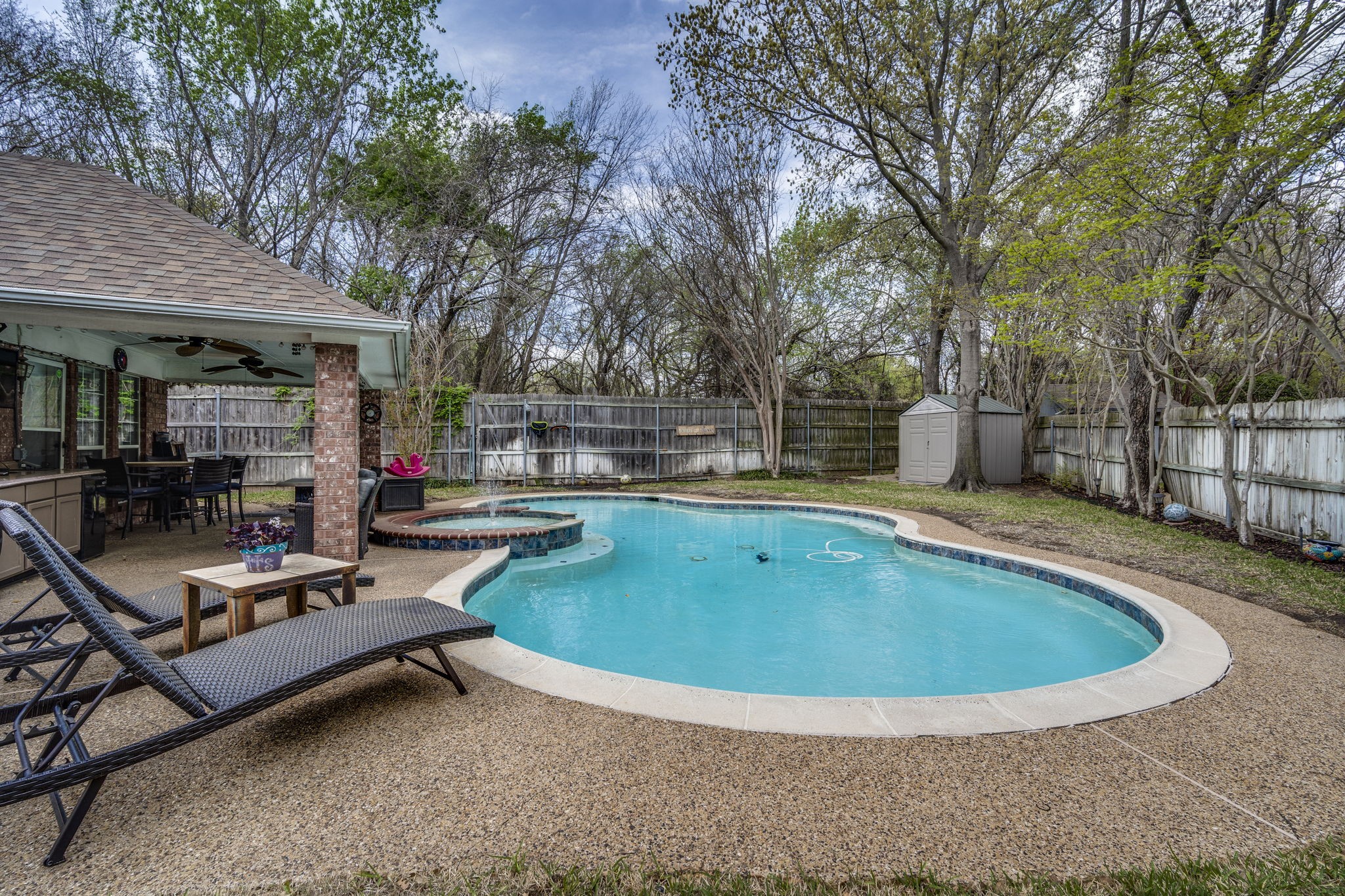 2422 Green Willow Court