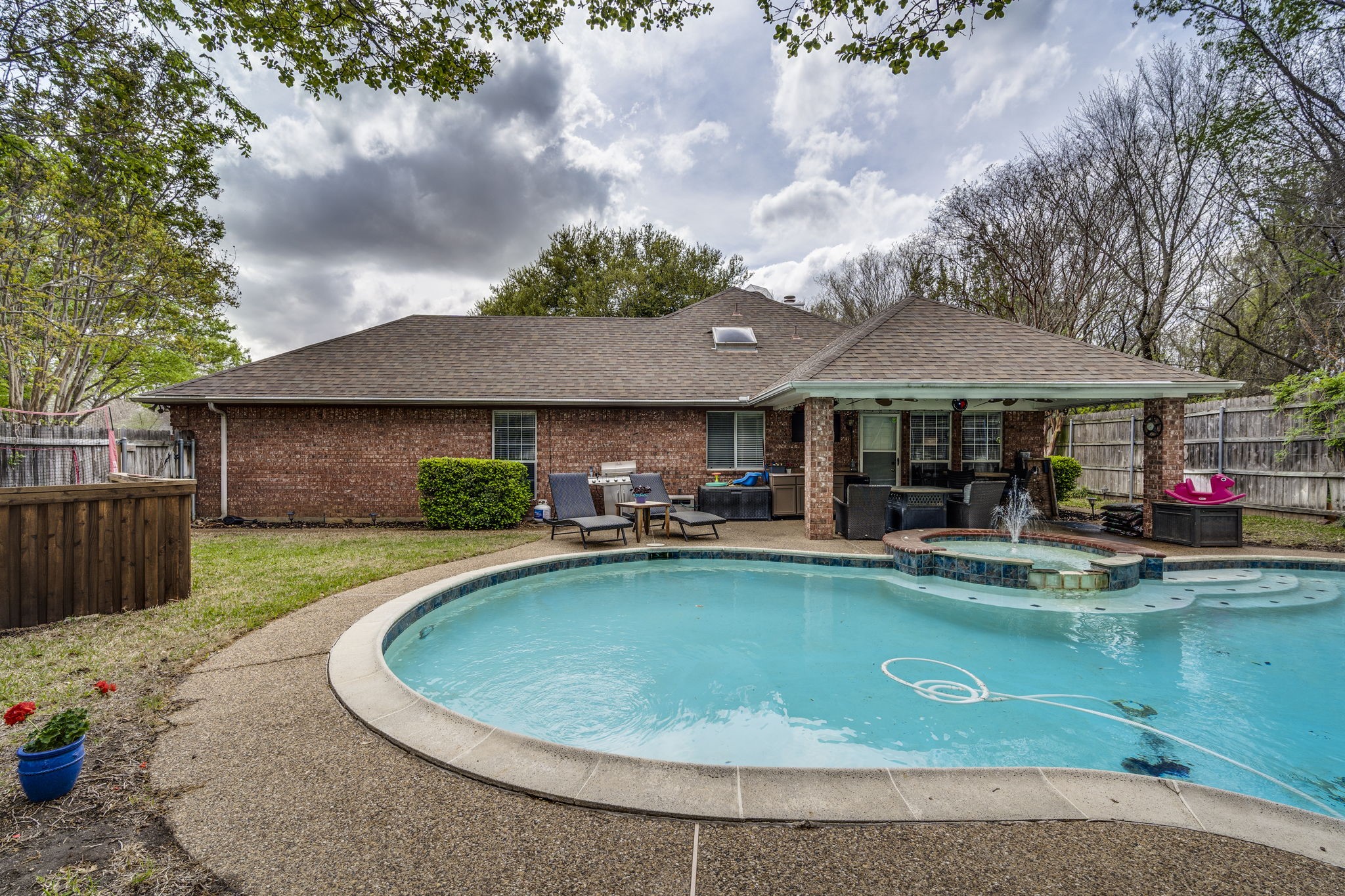 2422 Green Willow Court