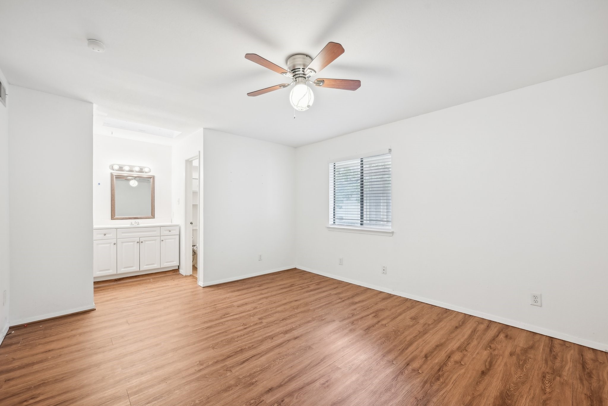 6646 E Lovers Lane 904