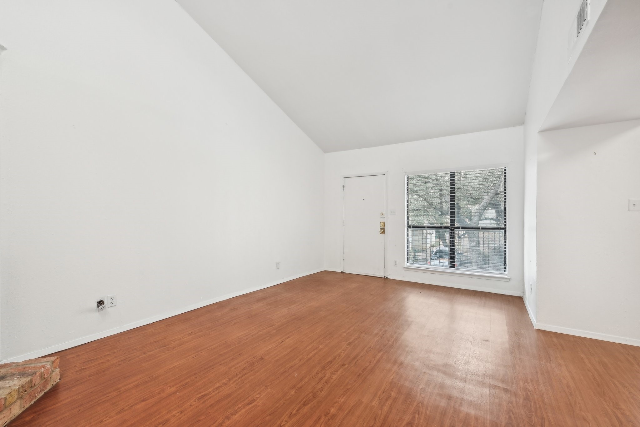 6646 E Lovers Lane 904