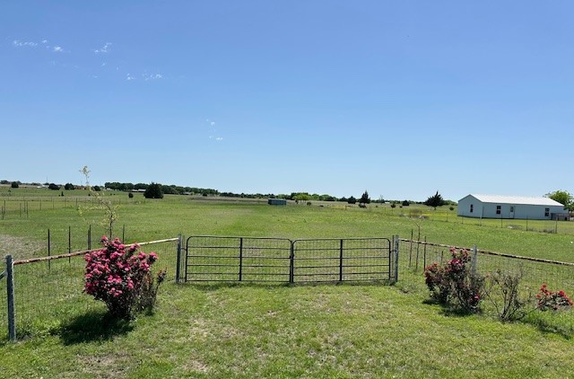 527 W Pecan Tree Road