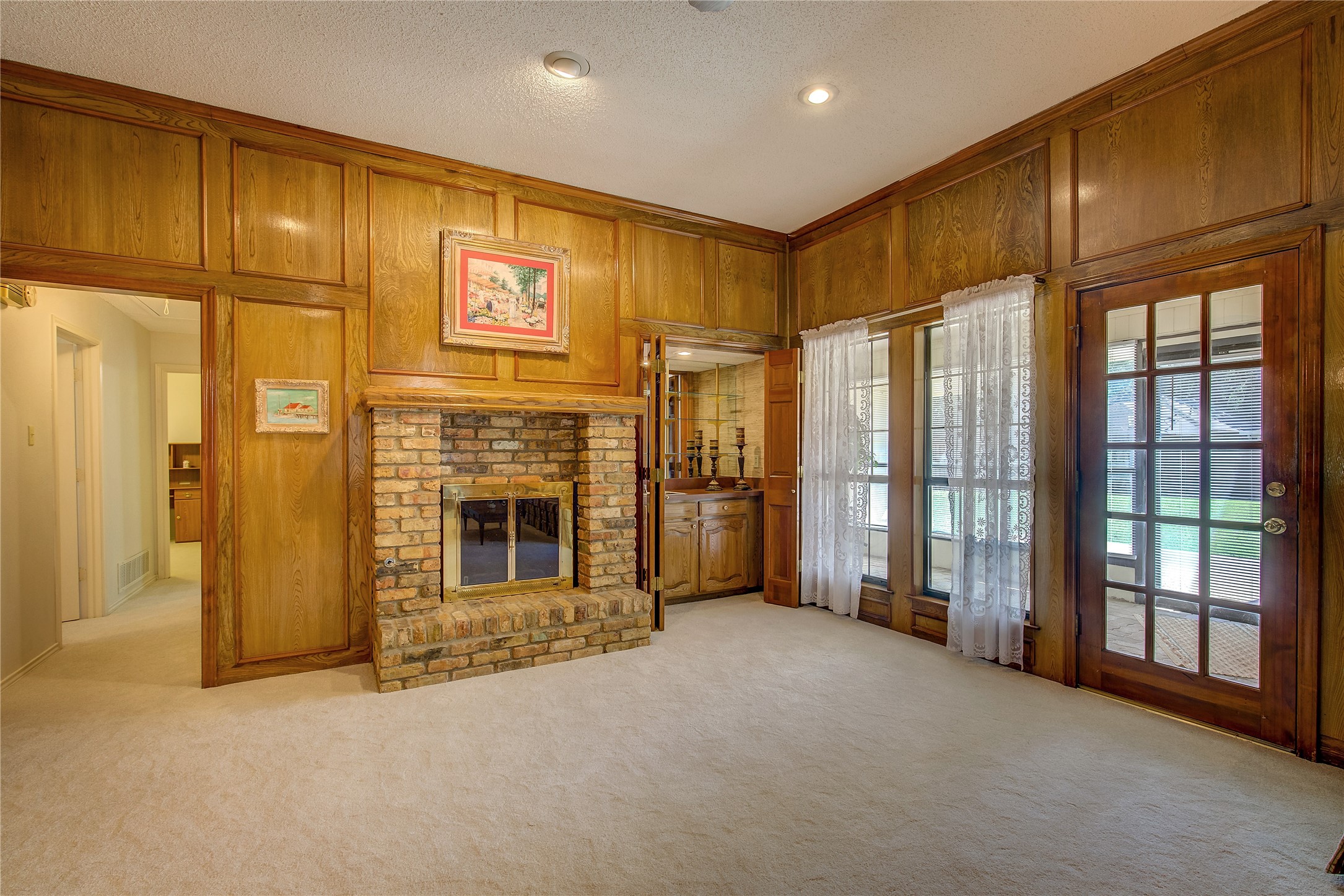 1406 Camelot Lane