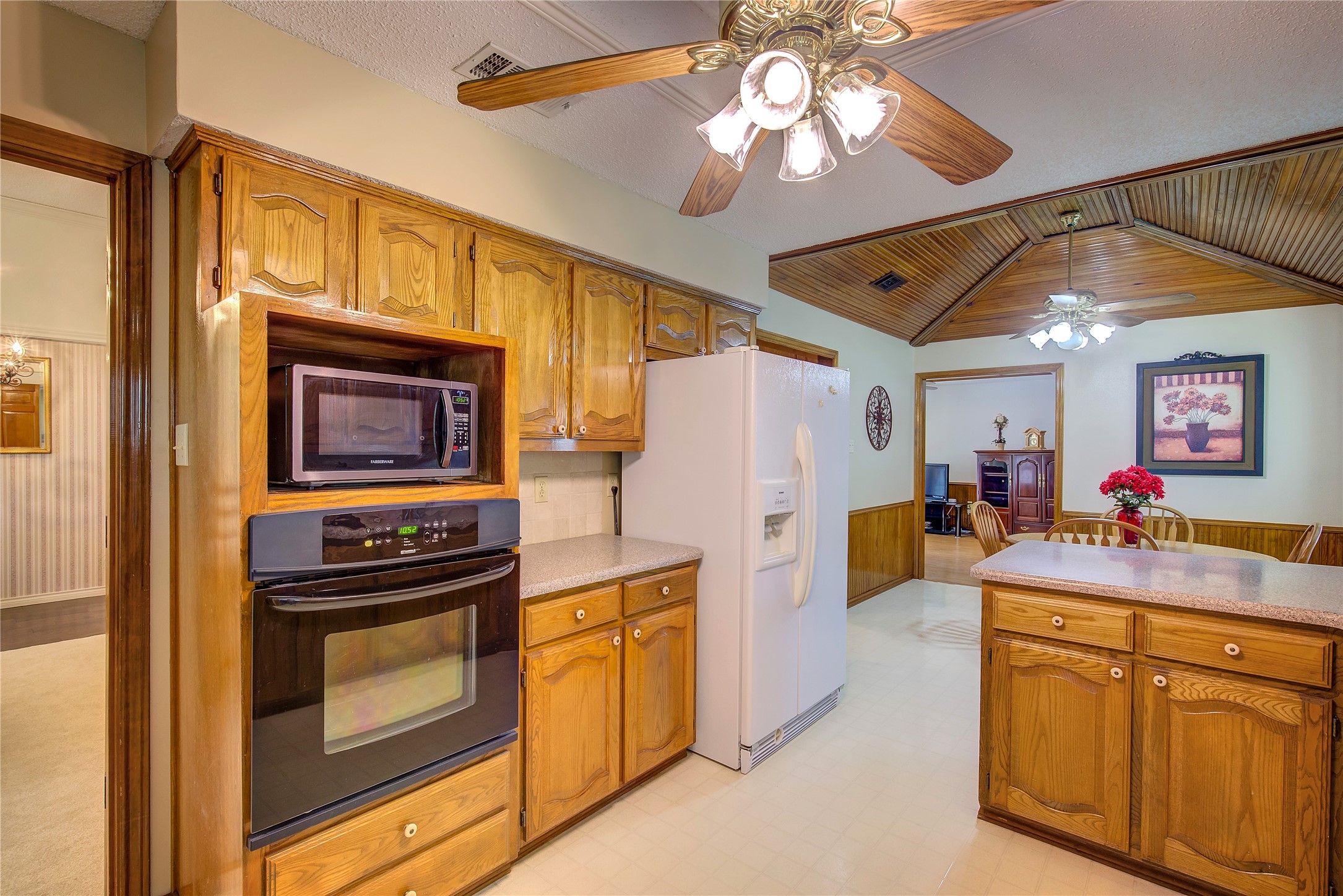 1406 Camelot Lane