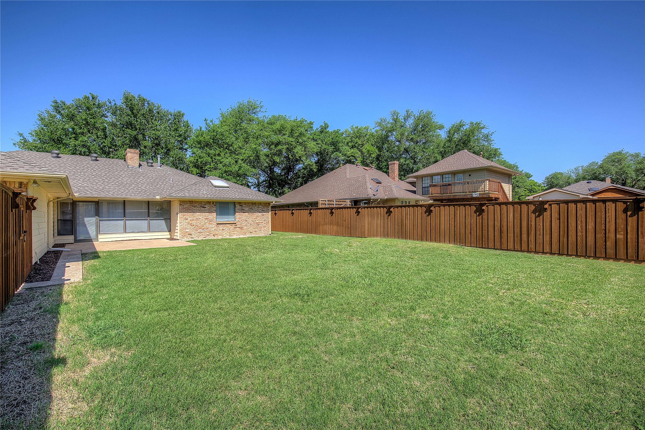 1406 Camelot Lane