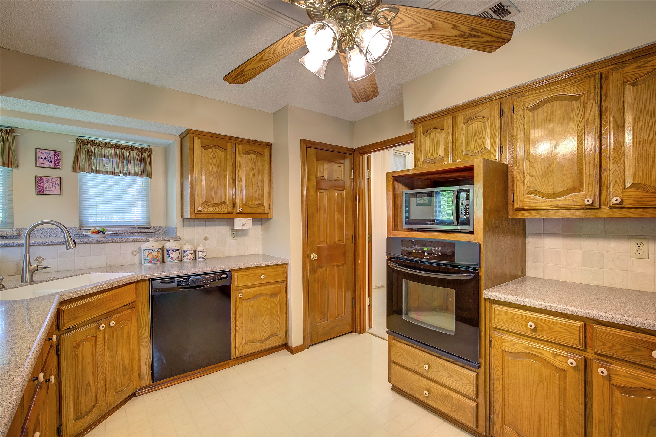 1406 Camelot Lane