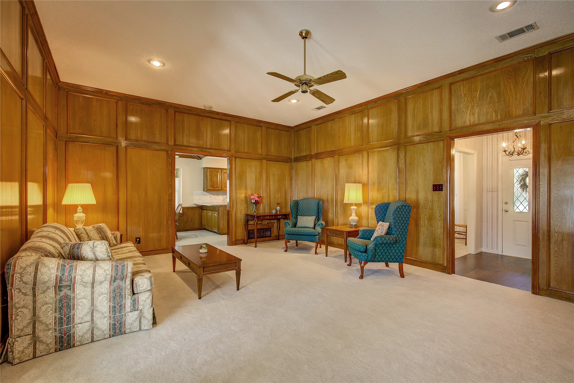 1406 Camelot Lane