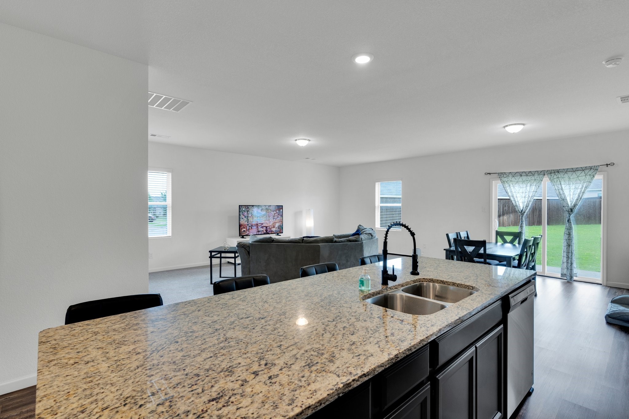 516 Leeward Lane