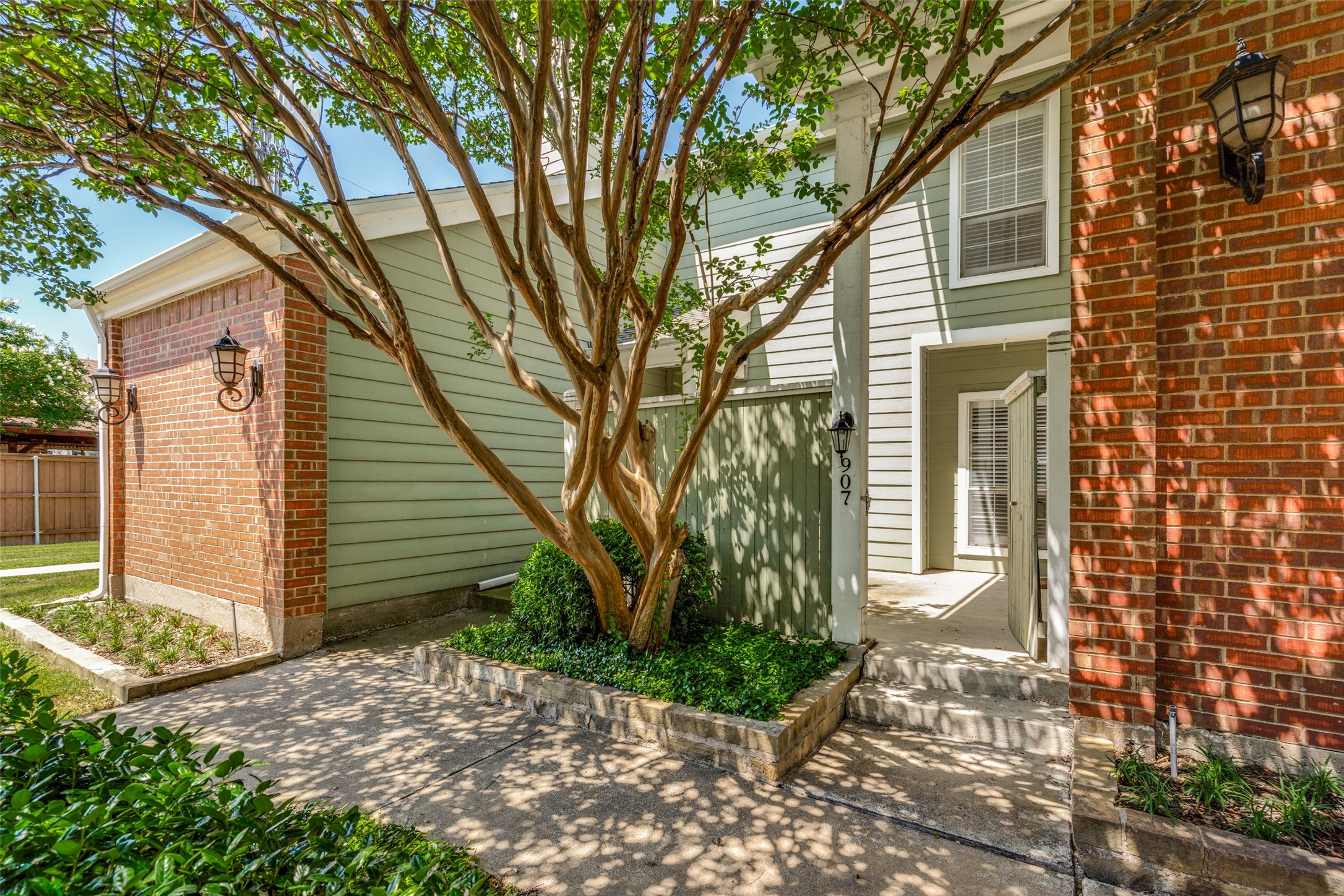 6220 Bentwood Trail 907