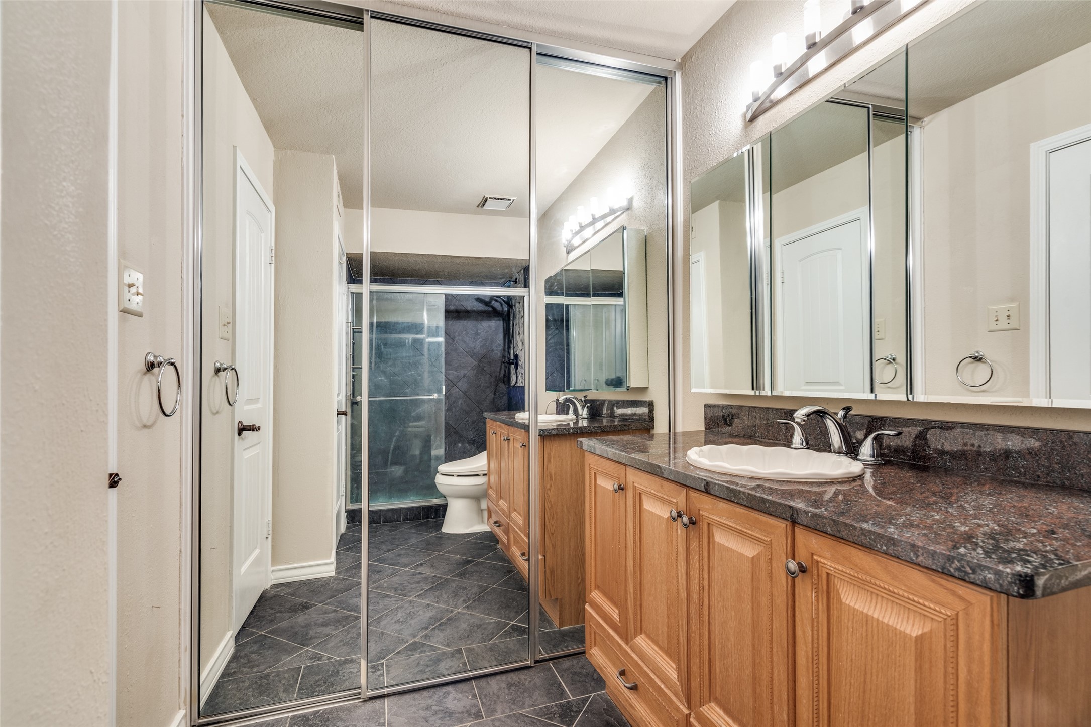 6220 Bentwood Trail 907