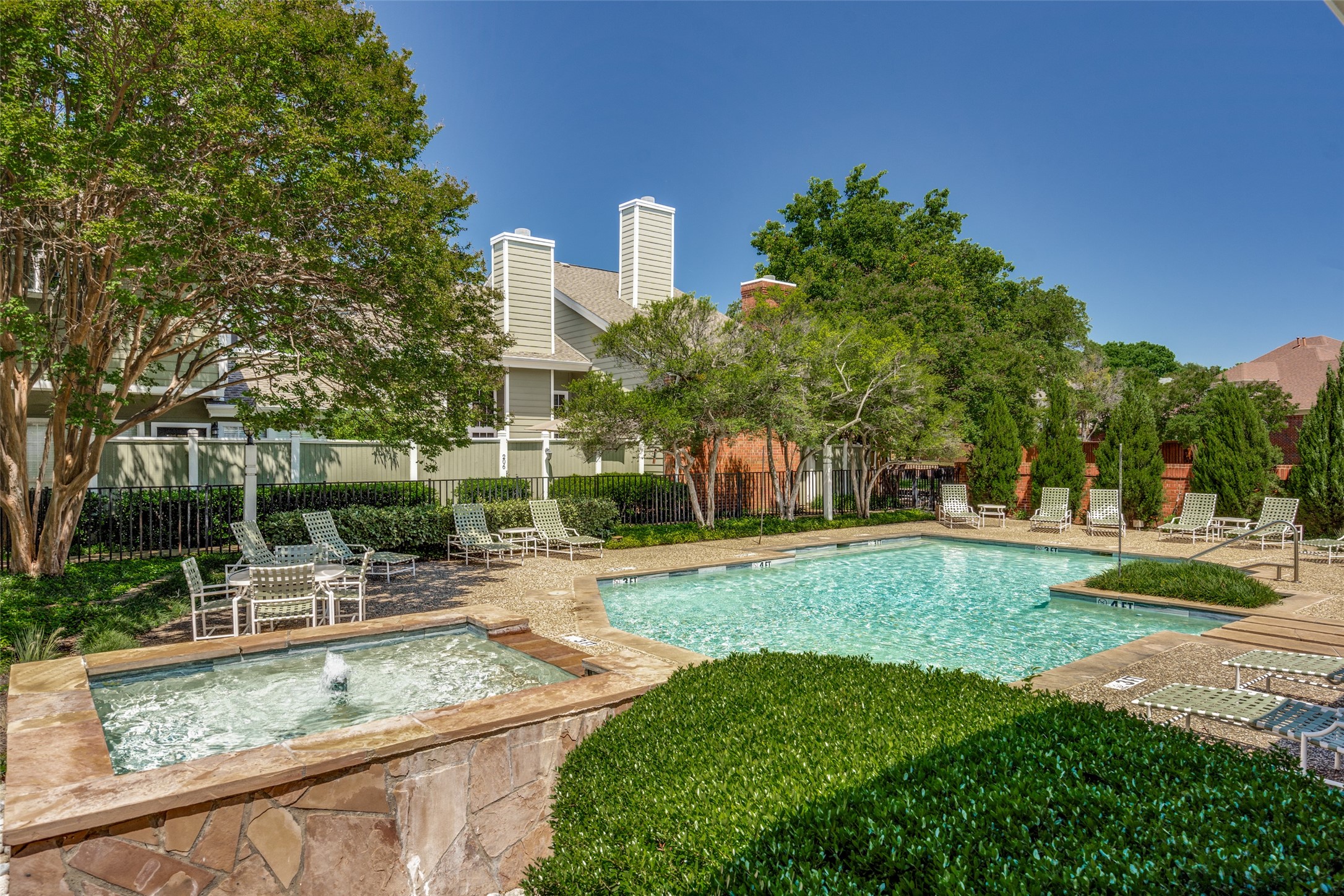 6220 Bentwood Trail 907