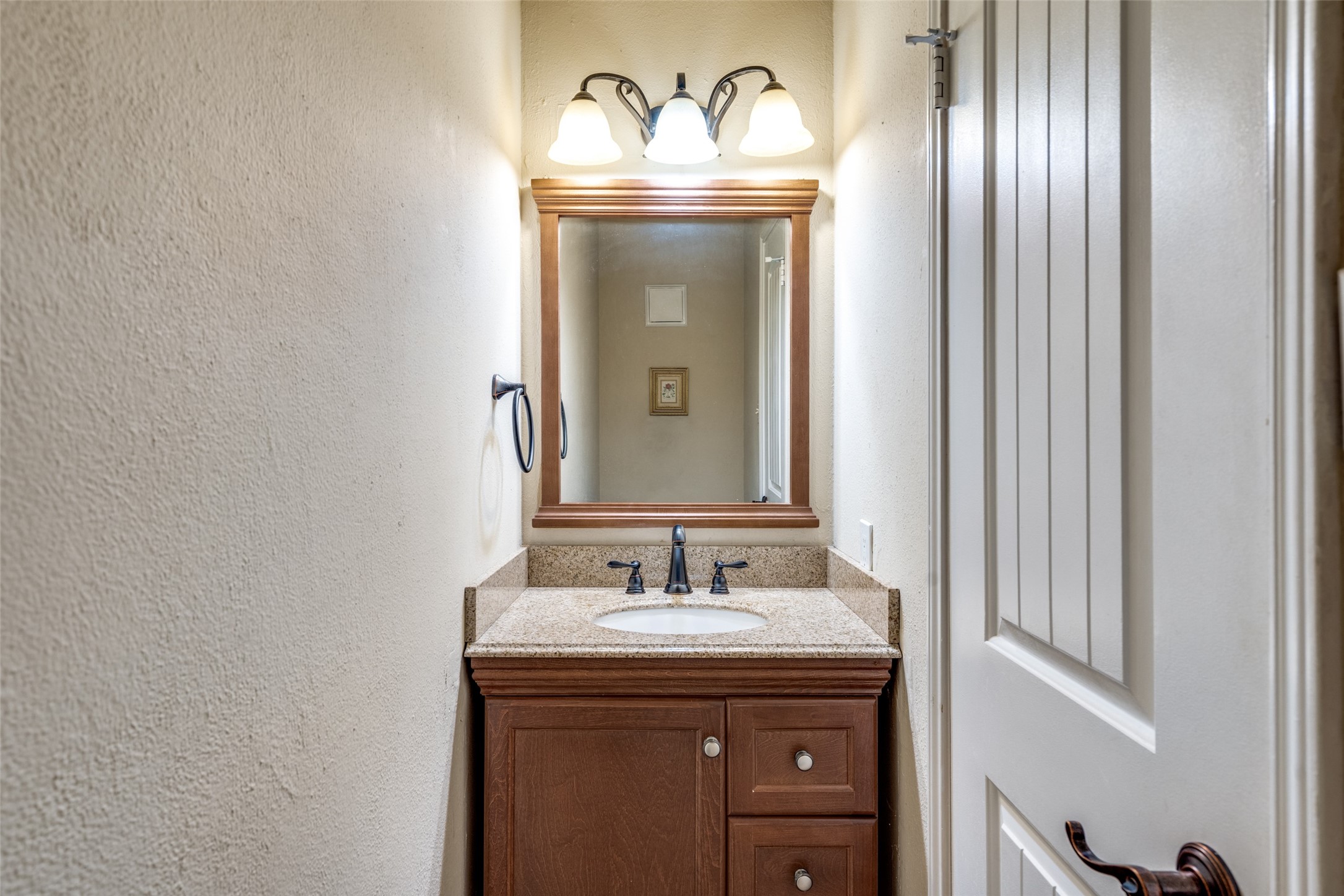6220 Bentwood Trail 907
