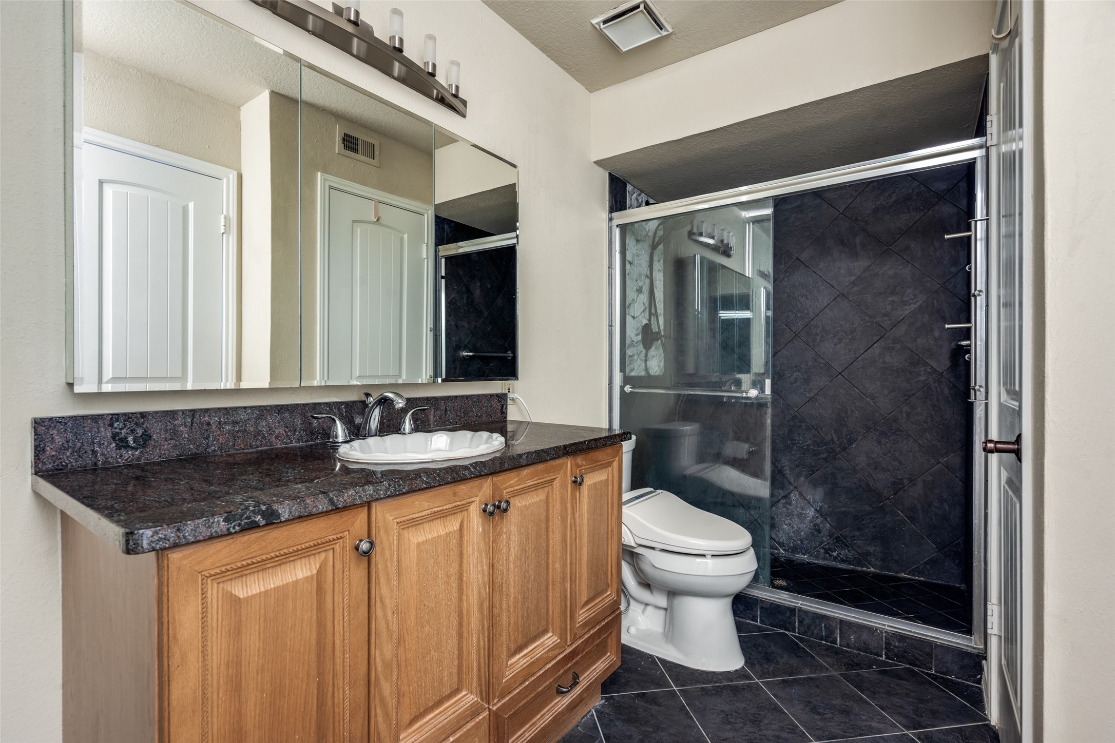 6220 Bentwood Trail 907