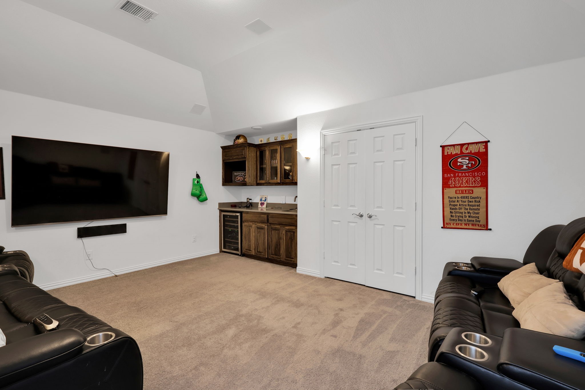 1607 Montelena Avenue