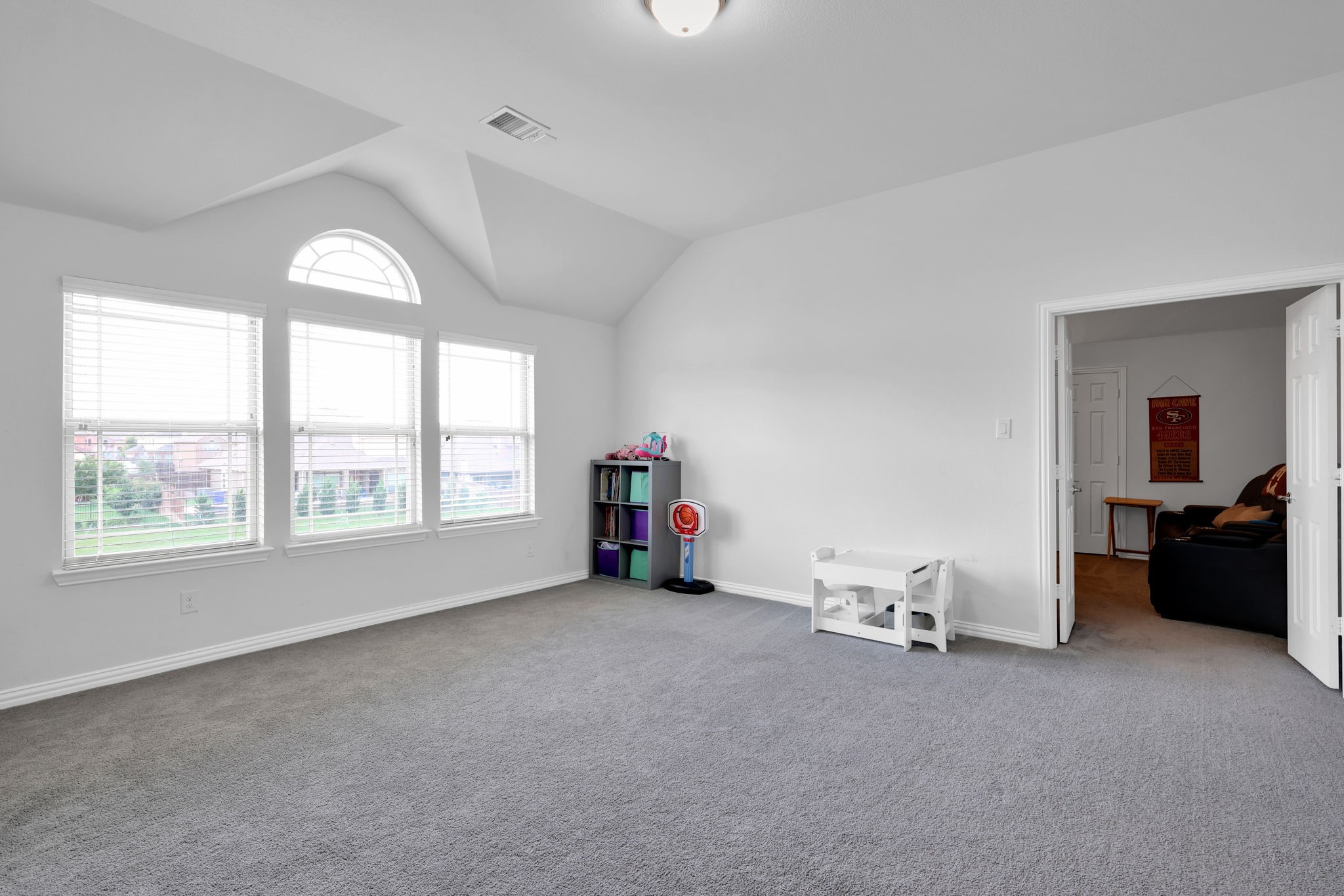 1607 Montelena Avenue