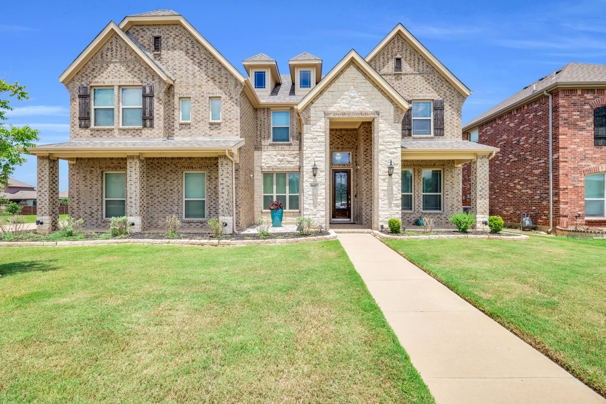 1607 Montelena Avenue