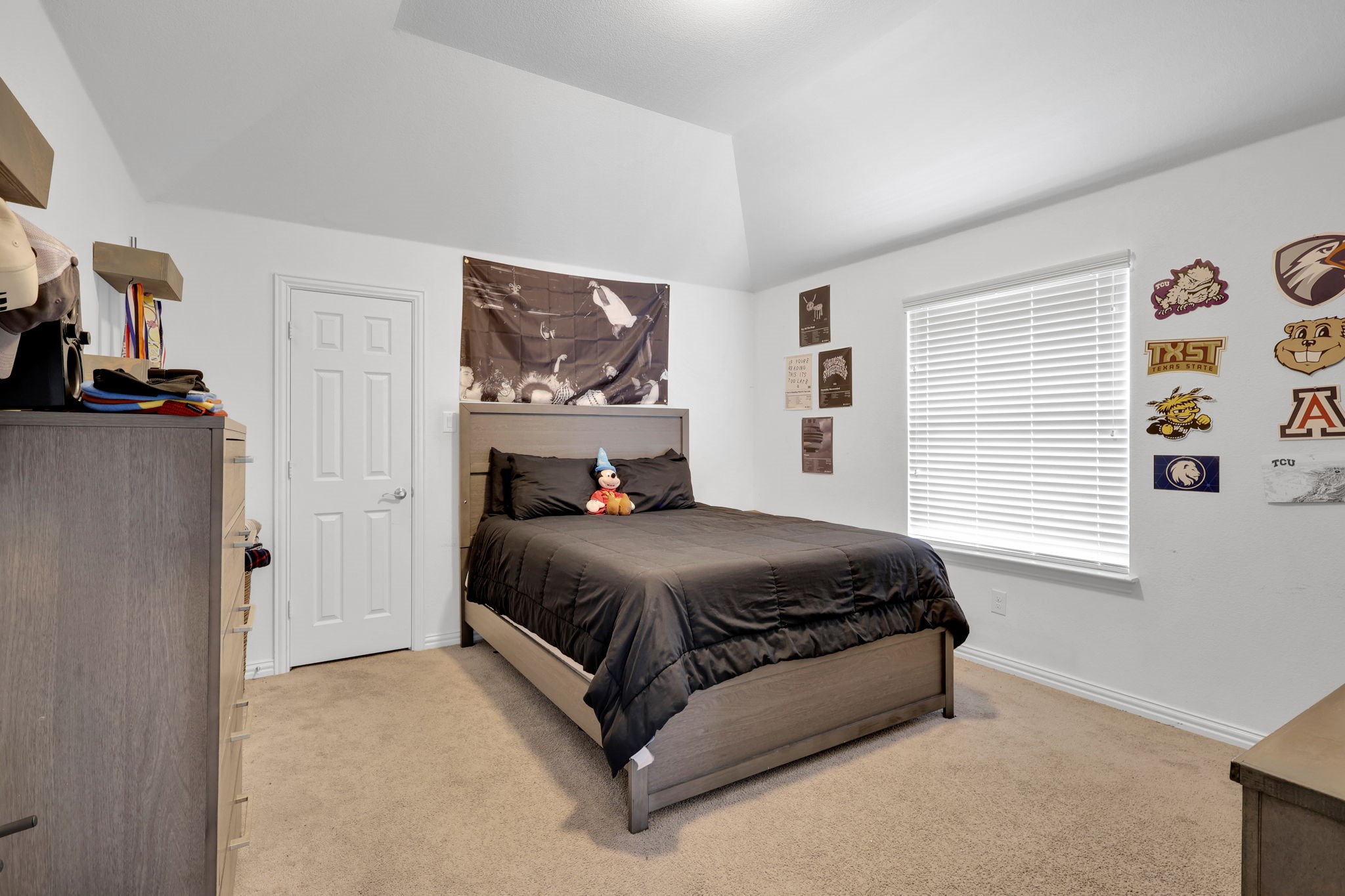 1607 Montelena Avenue