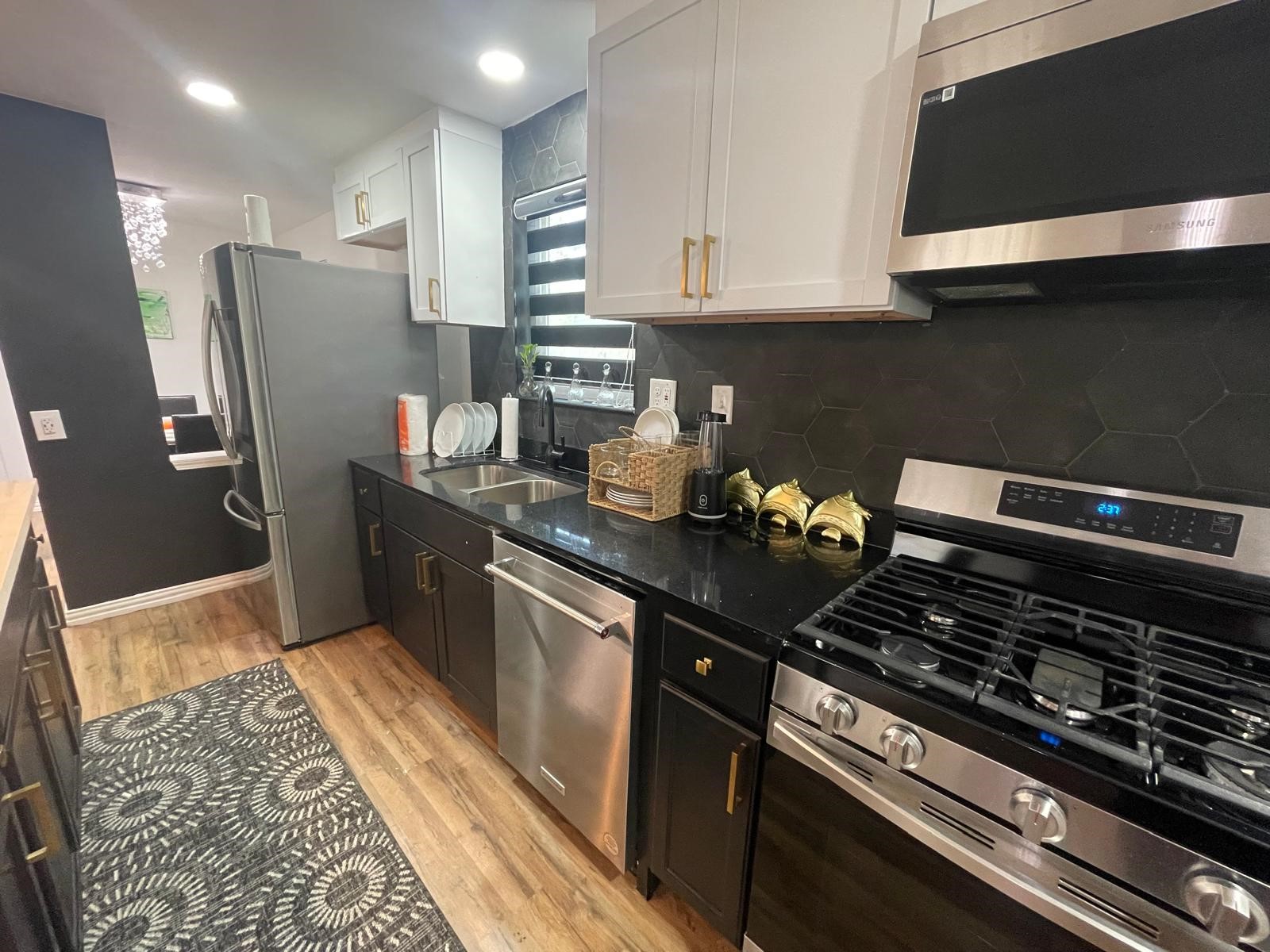 214 N Roberts Road