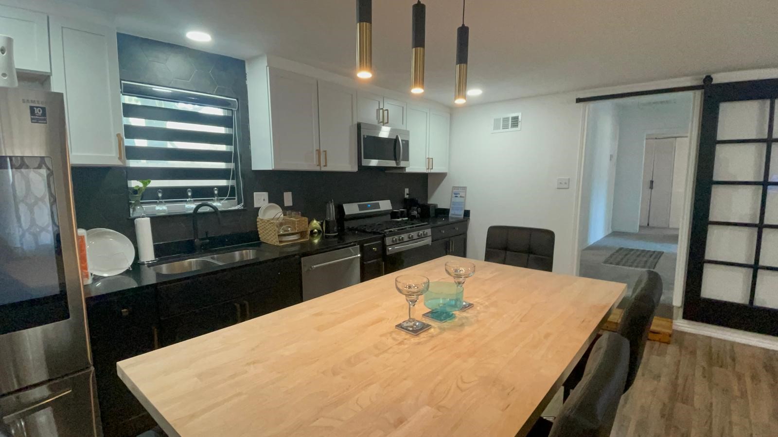 214 N Roberts Road