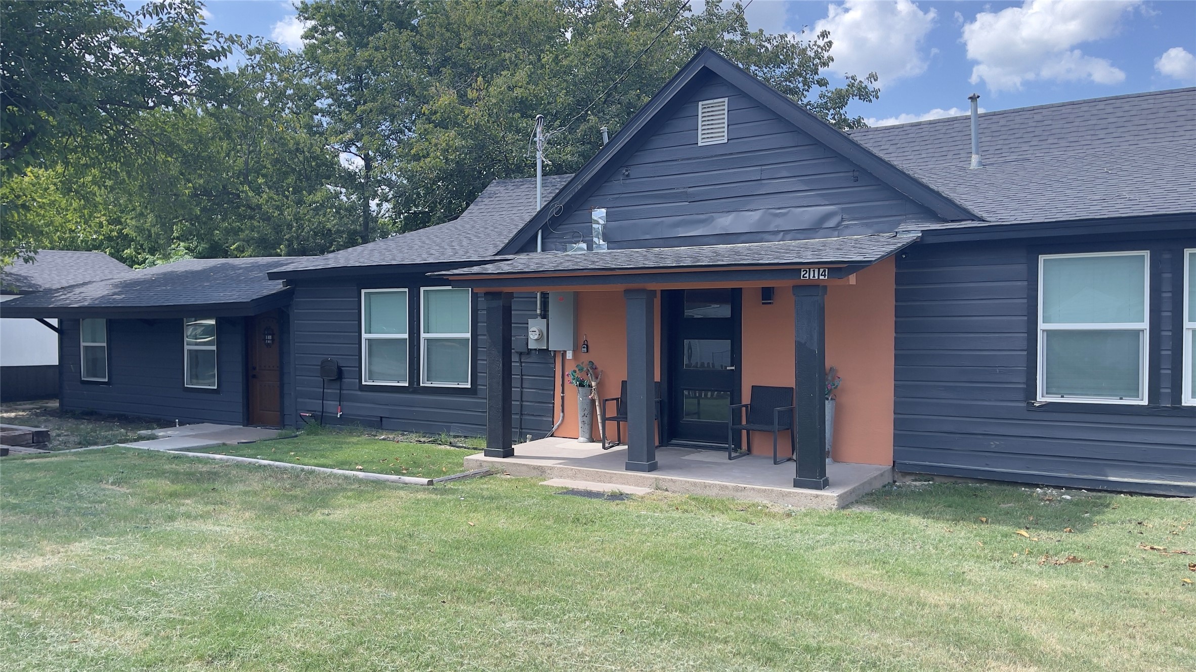 214 N Roberts Road