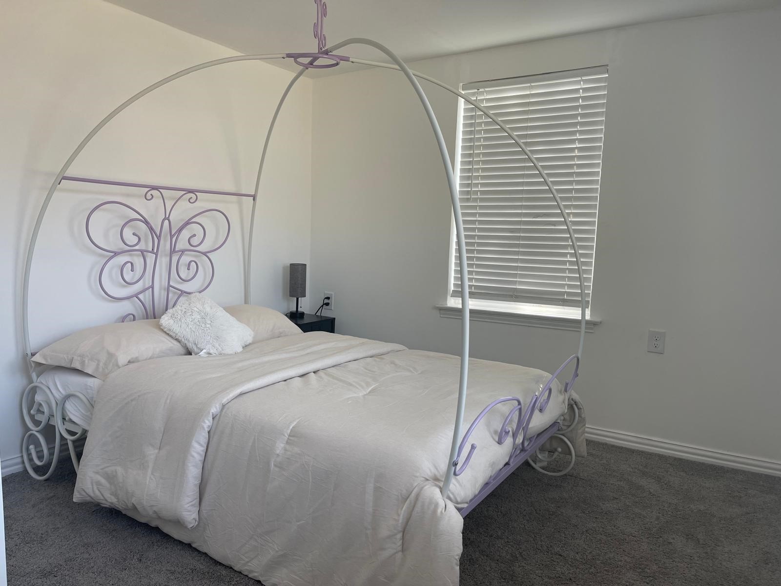214 N Roberts Road