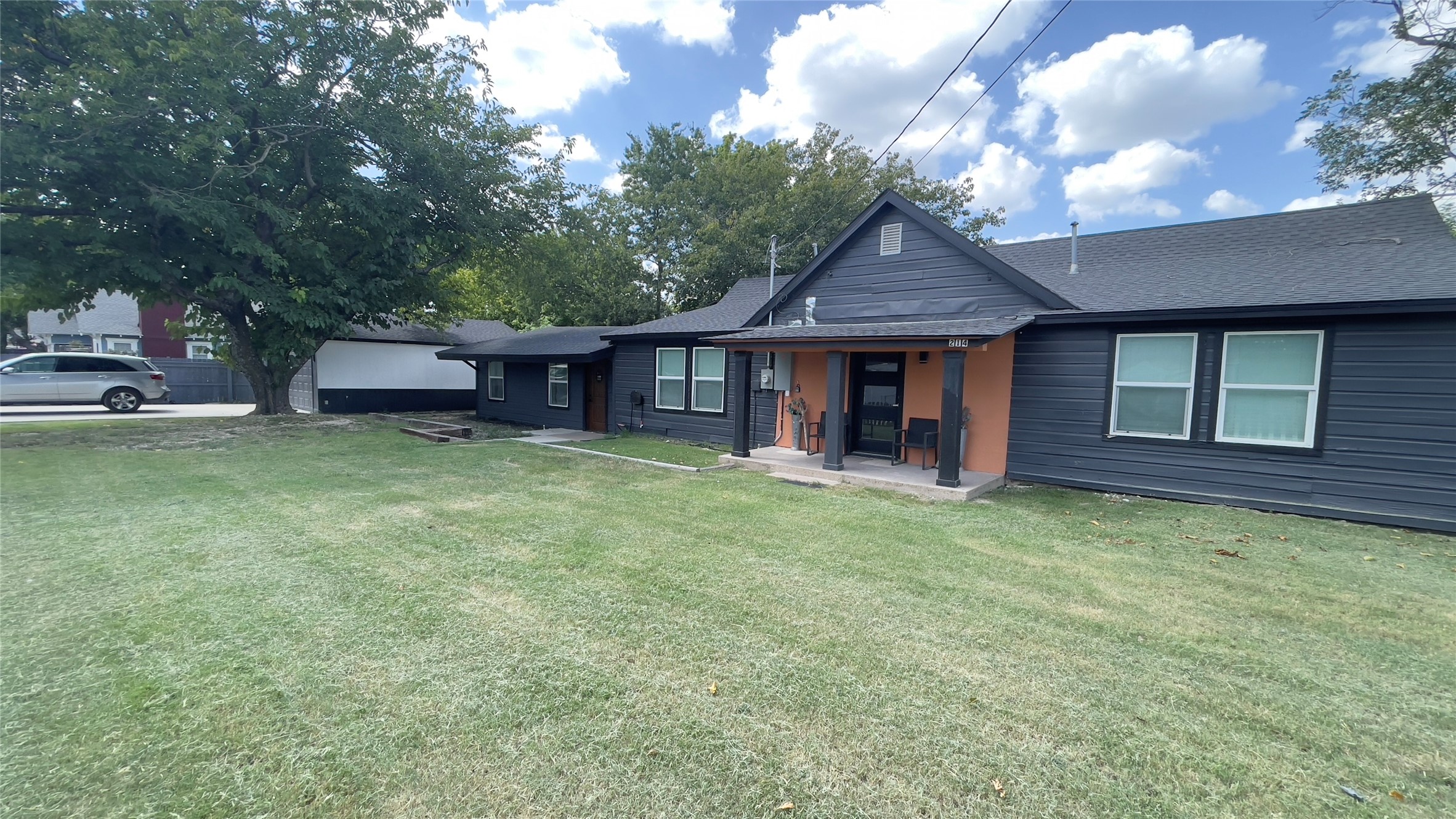 214 N Roberts Road