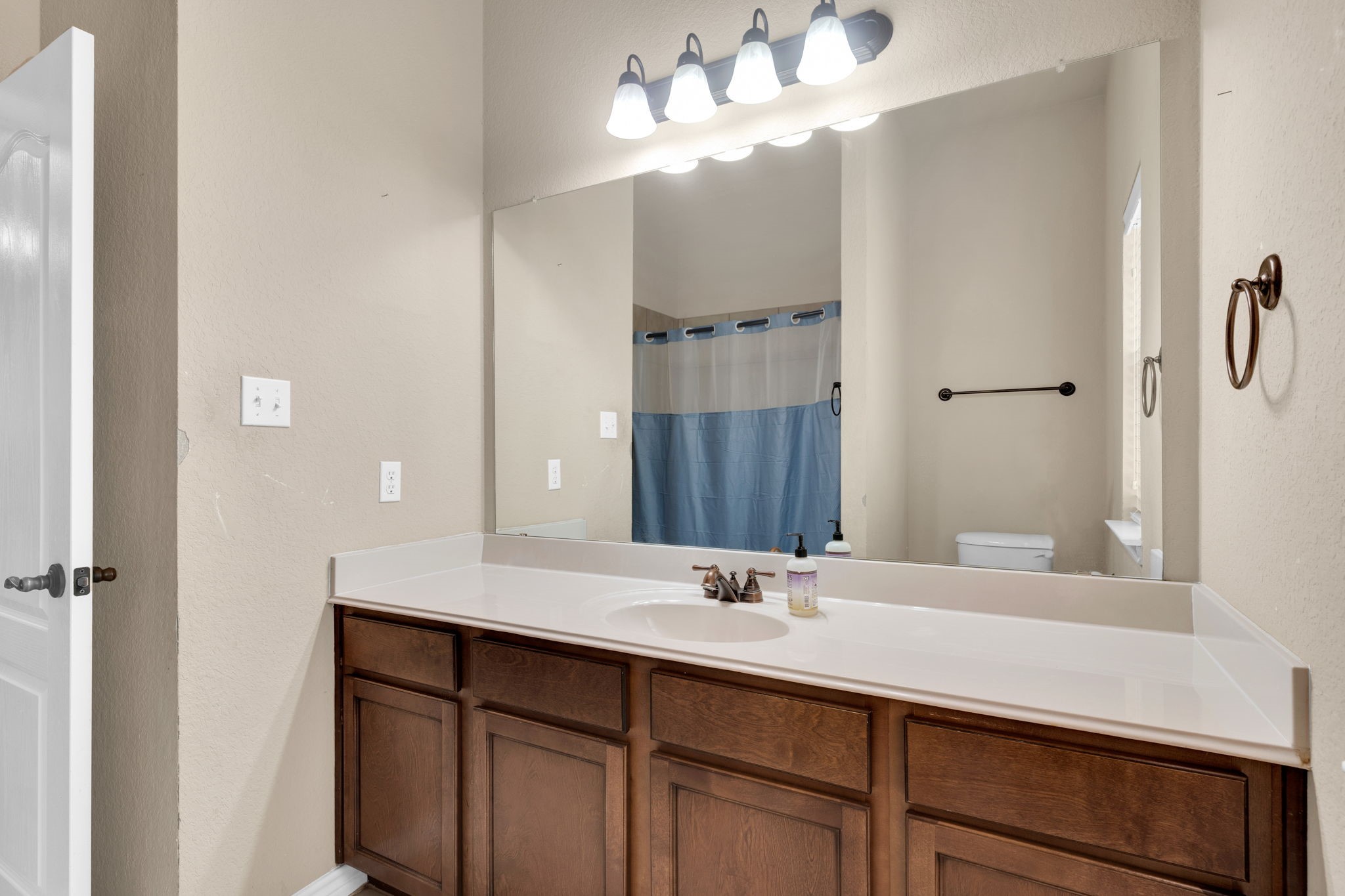 1151 Clairemont Lane