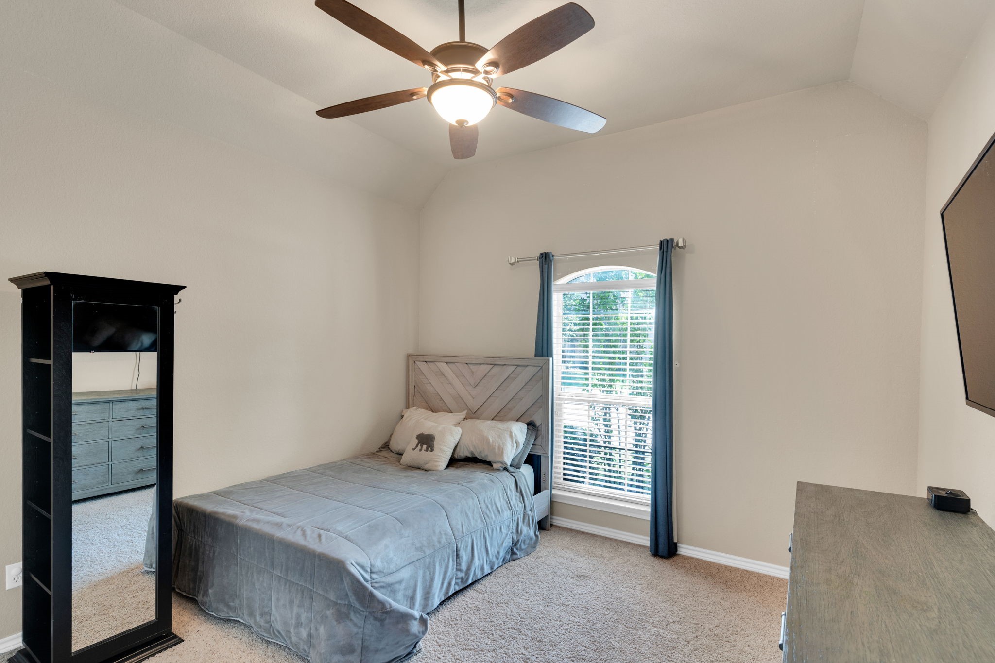 1151 Clairemont Lane
