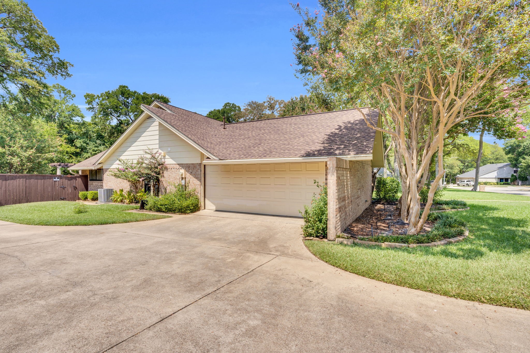 1511 Shady Tree Place