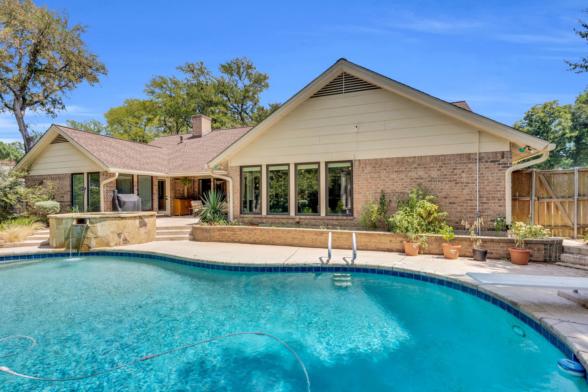 1511 Shady Tree Place