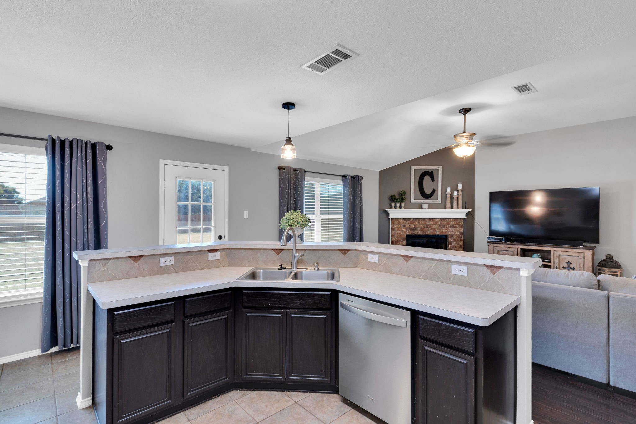 414 Mountain Peak Bend