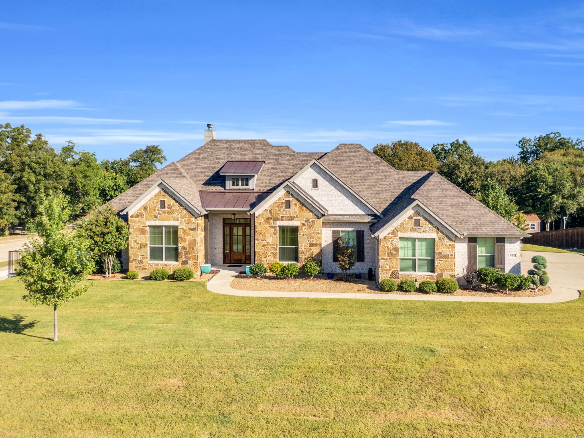 811 San Saba E