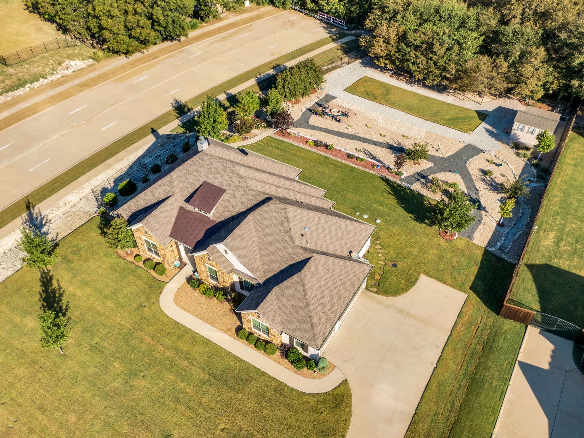 811 San Saba E