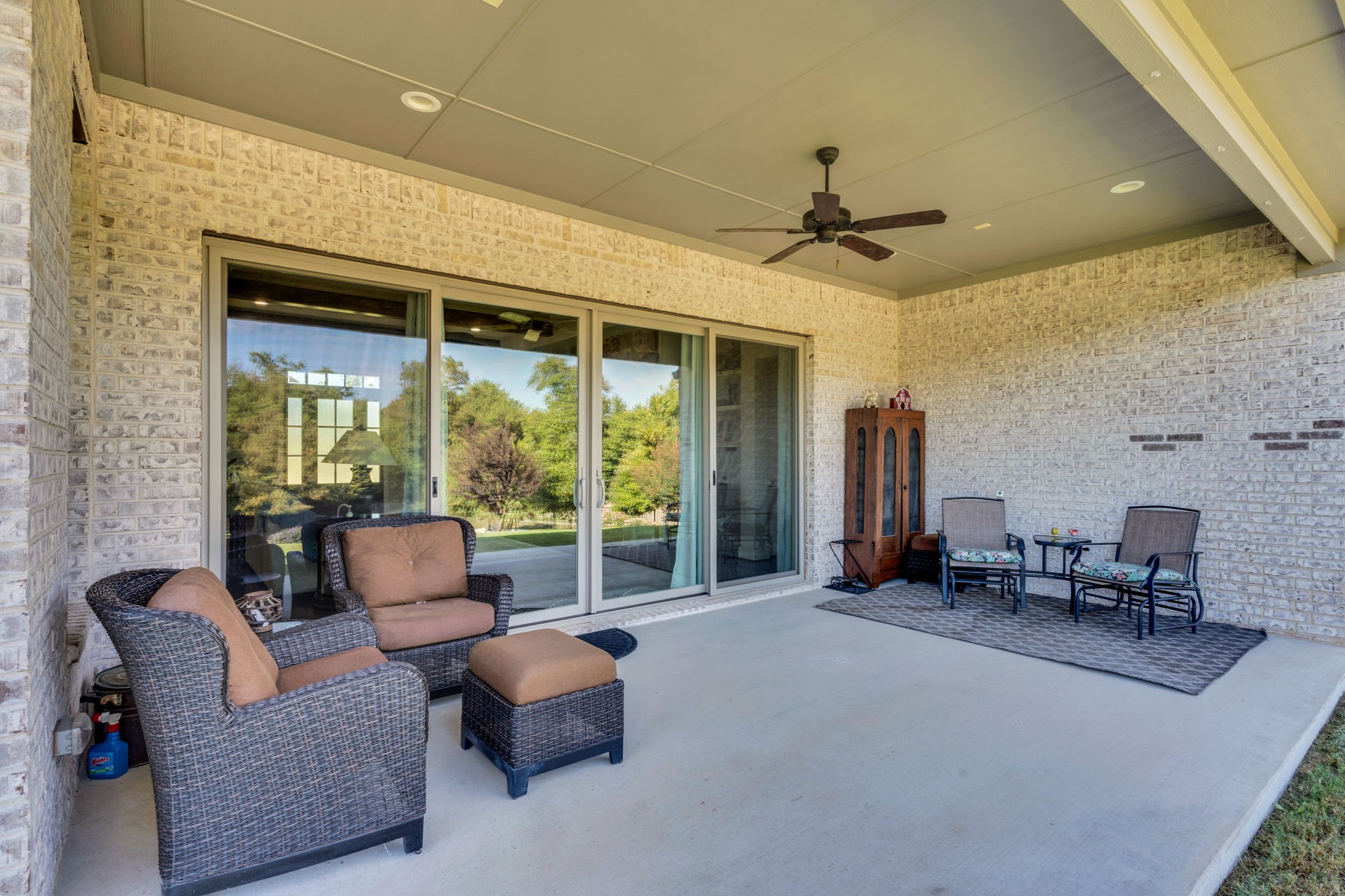 811 San Saba E