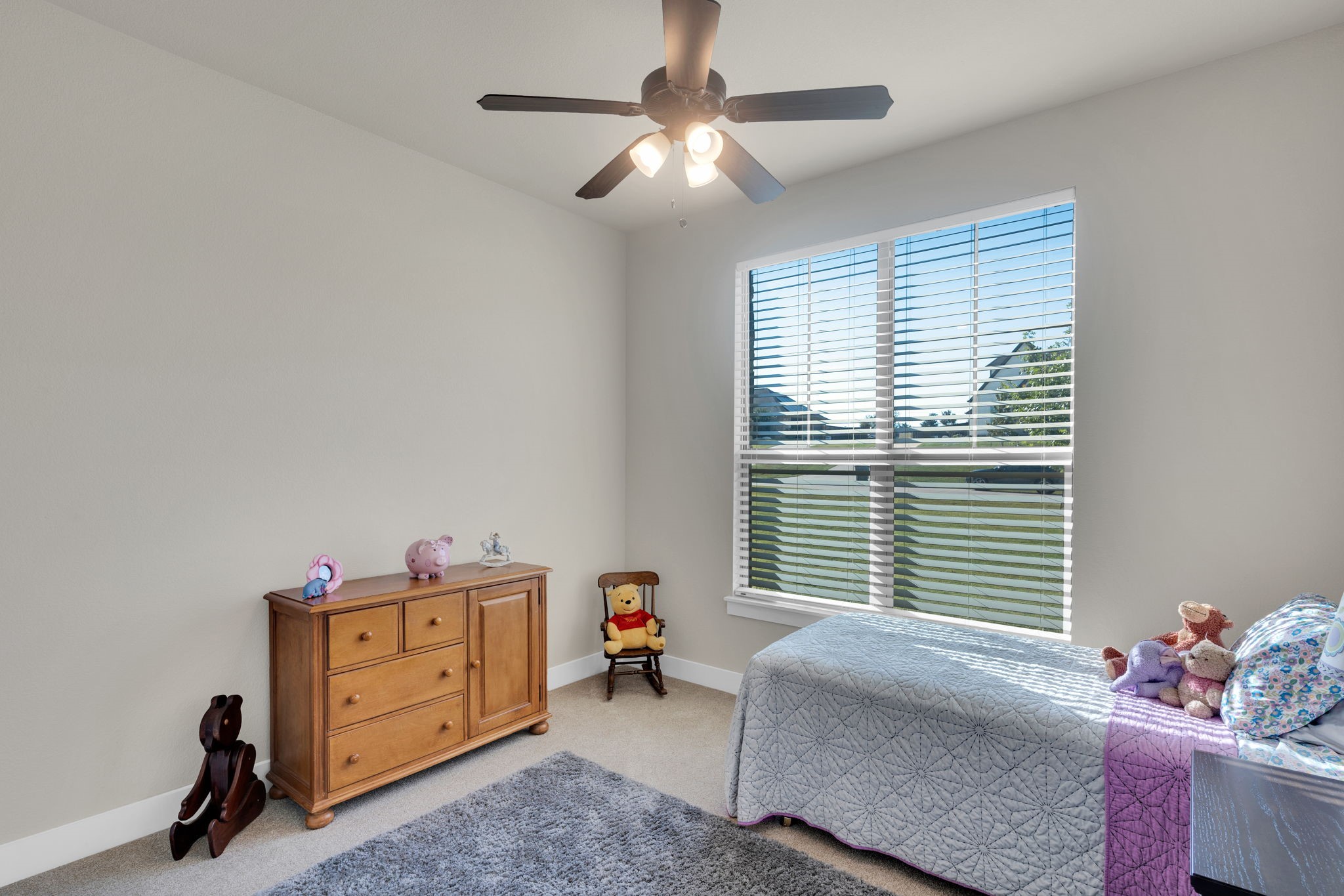 811 San Saba E