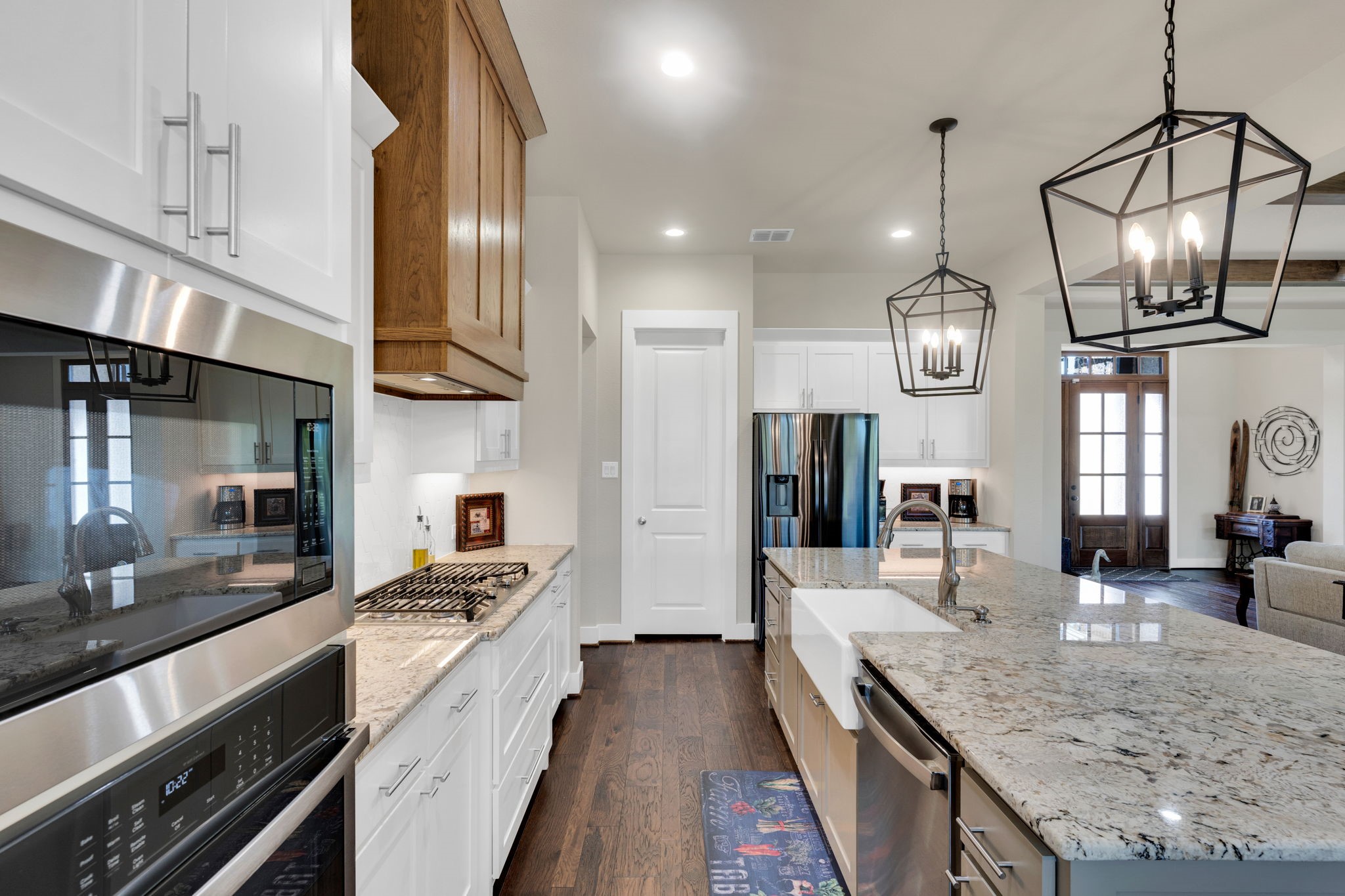 811 San Saba E