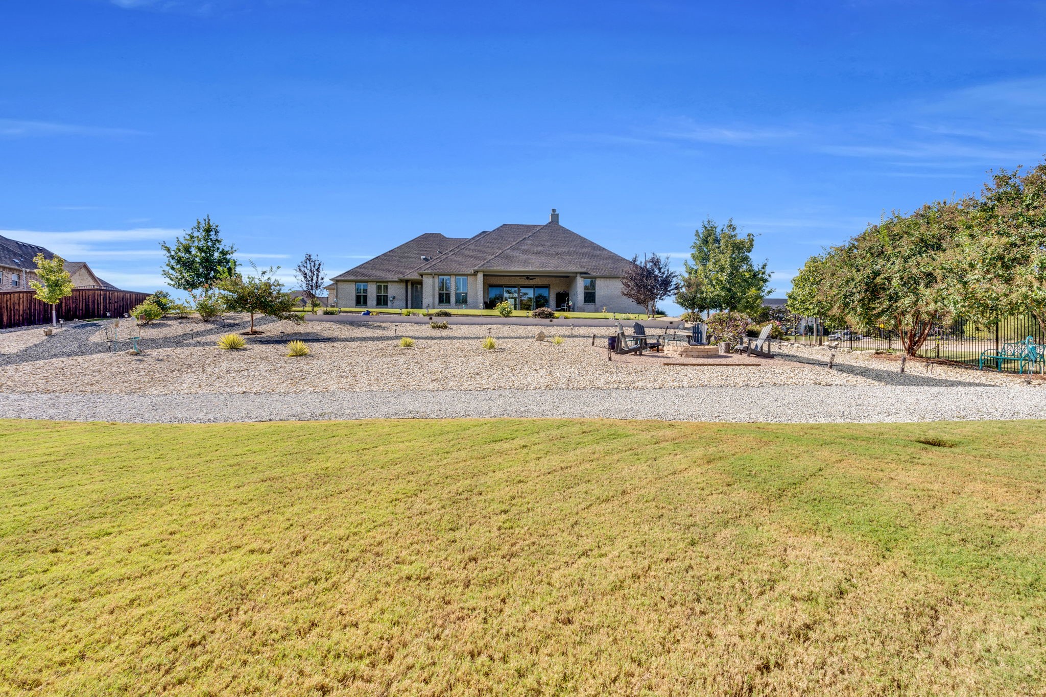 811 San Saba E