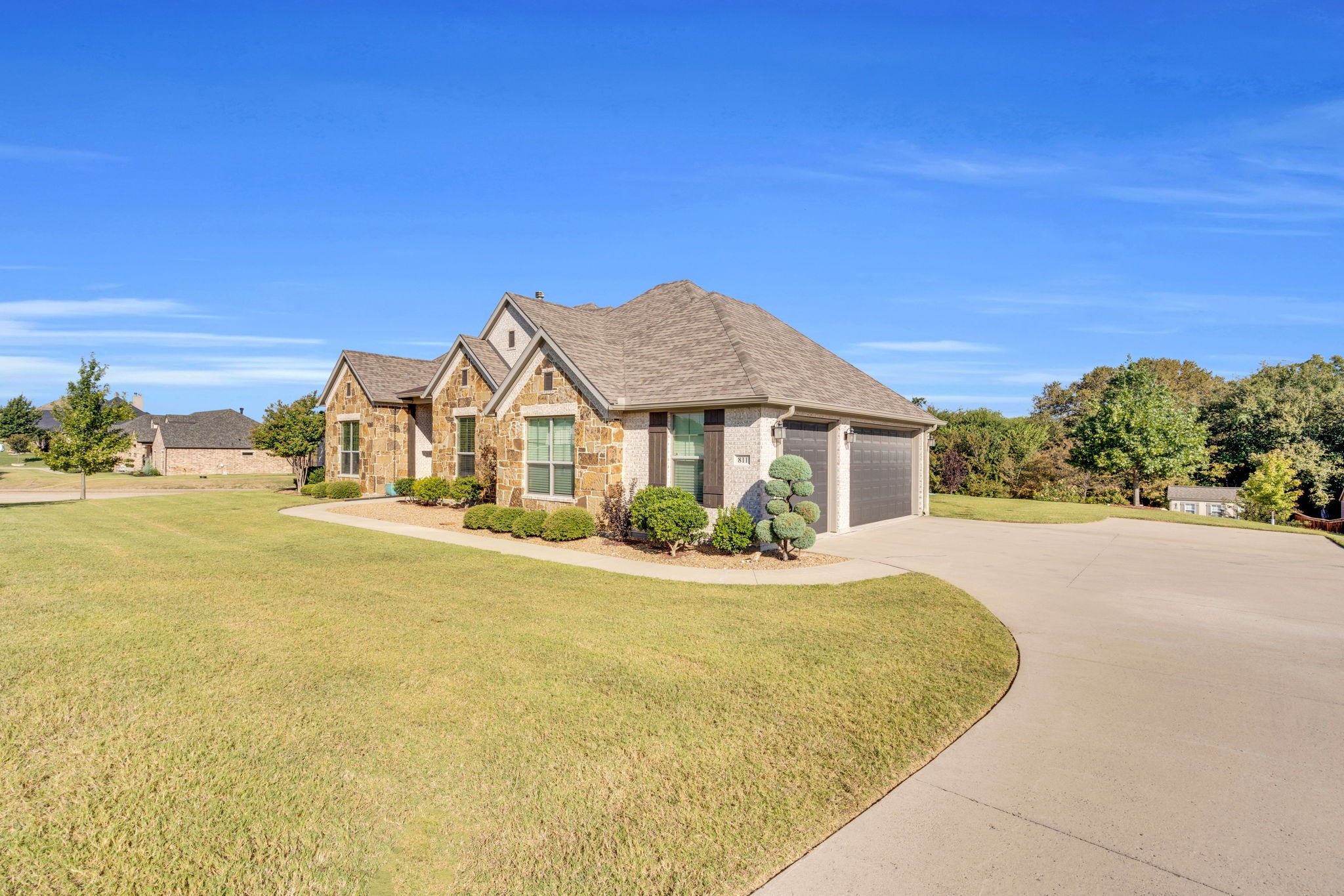 811 San Saba E
