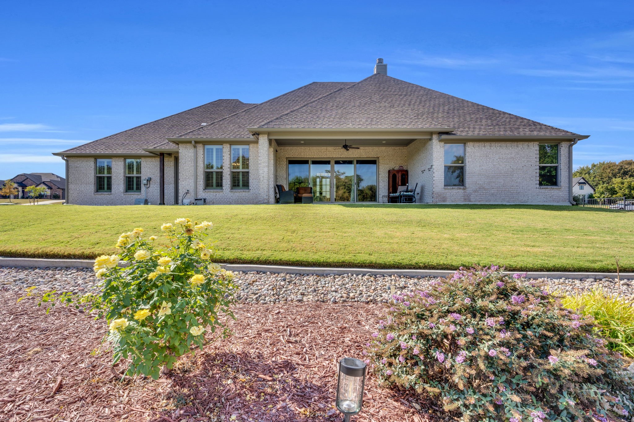 811 San Saba E