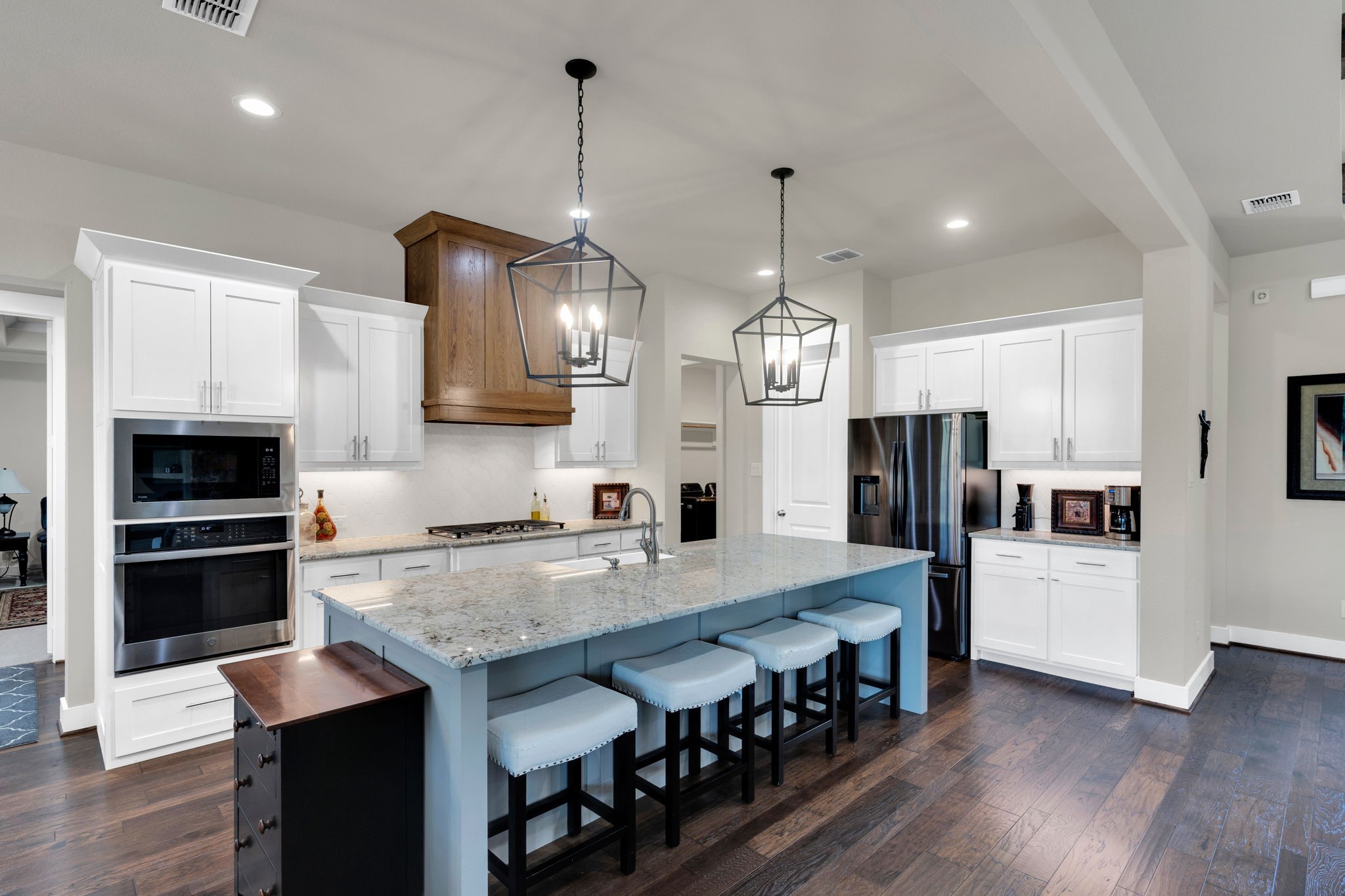 811 San Saba E