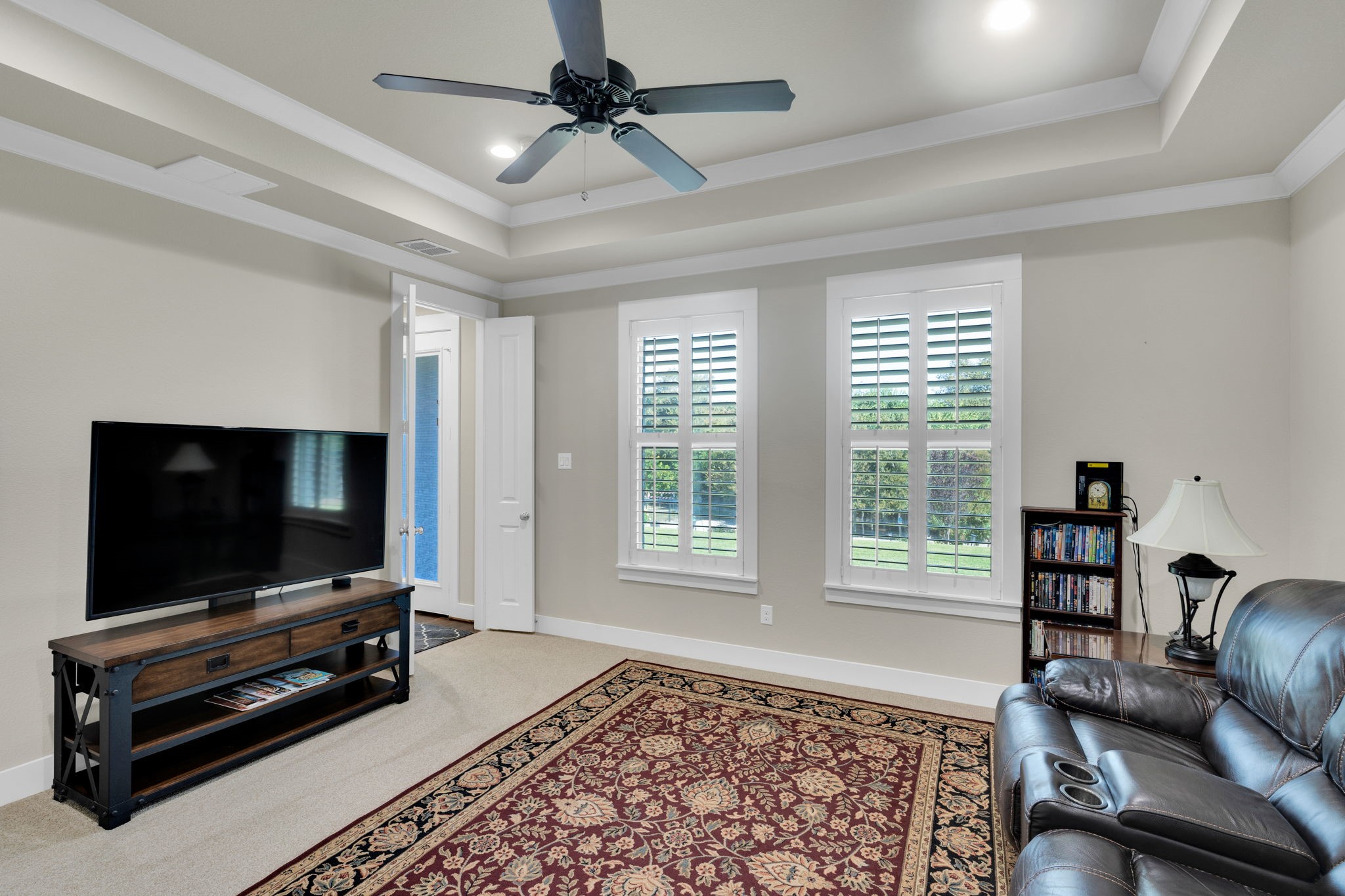 811 San Saba E