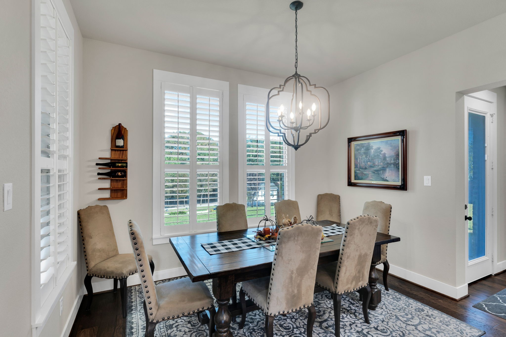 811 San Saba E